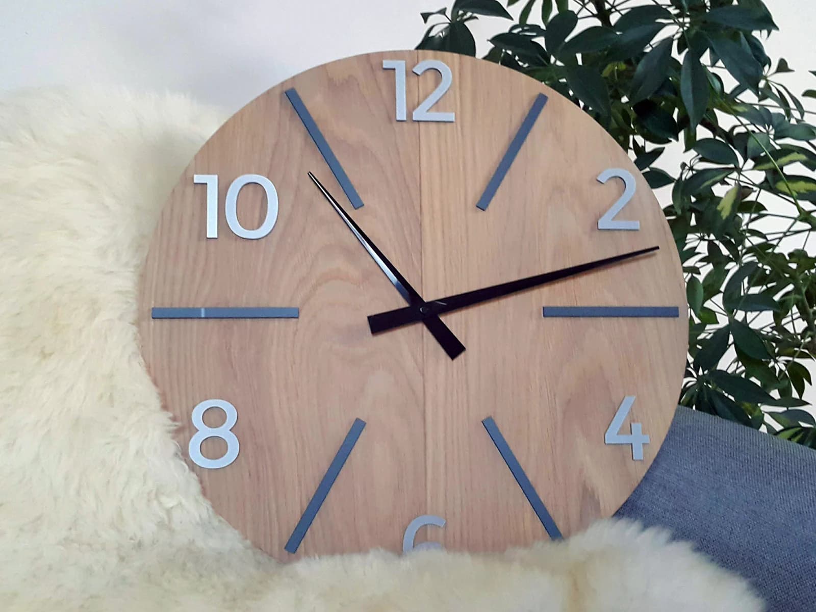Drevené nástenné hodiny Aksel 60 cm dub prírodný/čierny/šedý 1