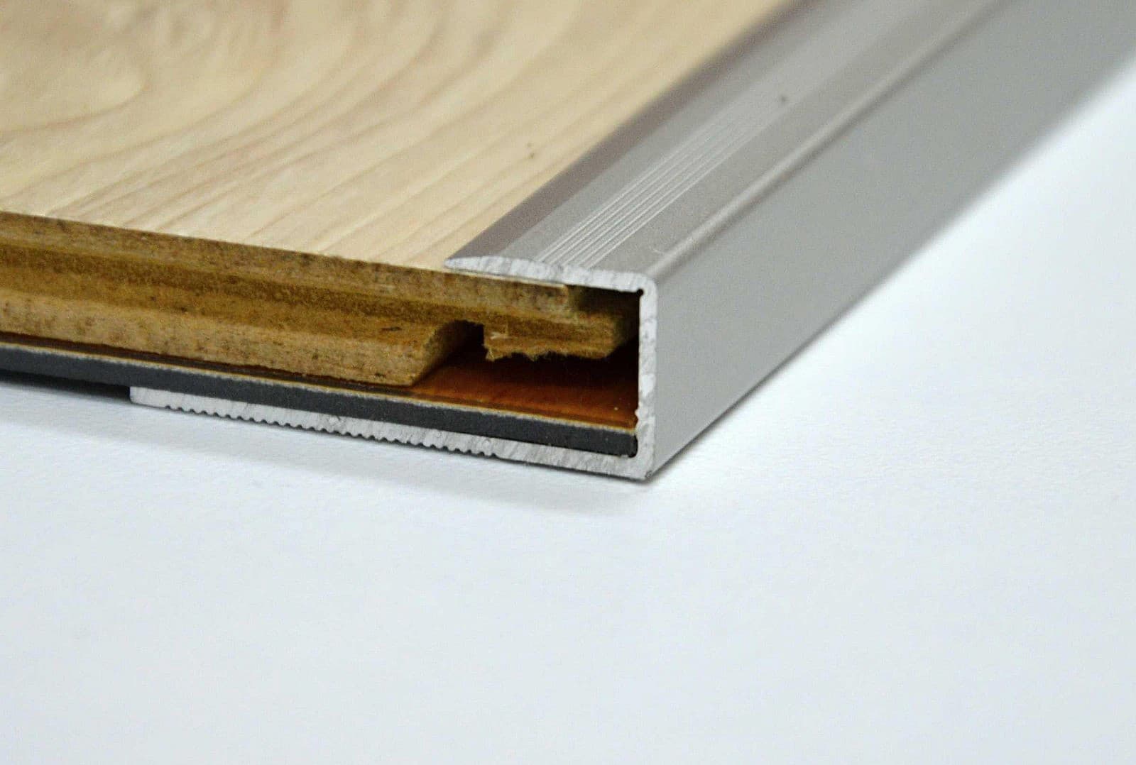 Ukončovací profil 13 mm pre krytiny od 10 do 12 mm (nevŕtaný) Šampaň E02 1