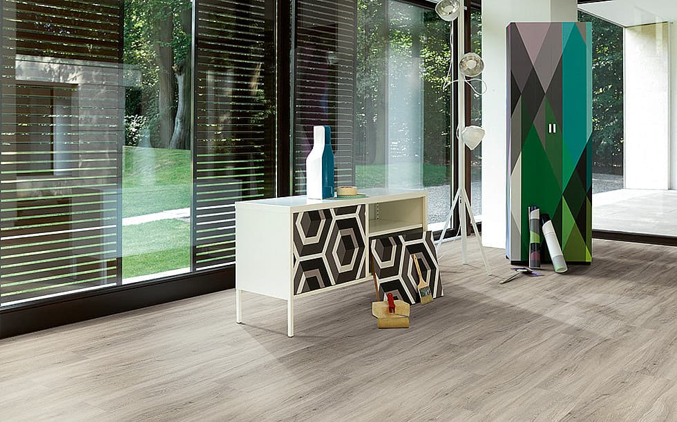 PARADOR Basic 30 Dub pastelovo sivý štruktúra dreva 1513441 1