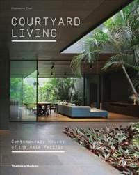 Courtyard Living - autor neuvedený 1
