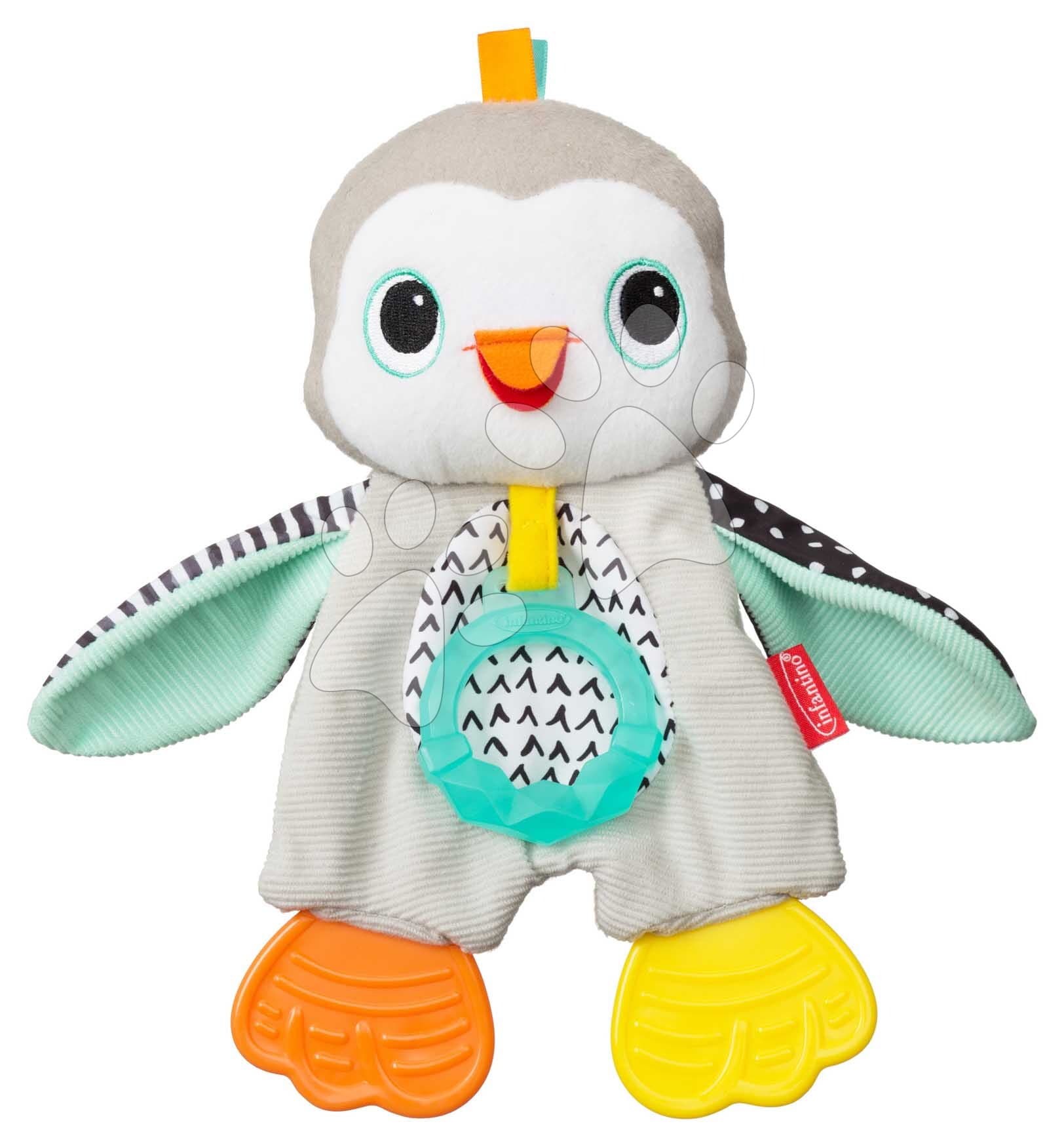 Plyšový maznáčik tučniak Cuddly Teether Penguin Infantino s hryzátkom od 0 mes 1