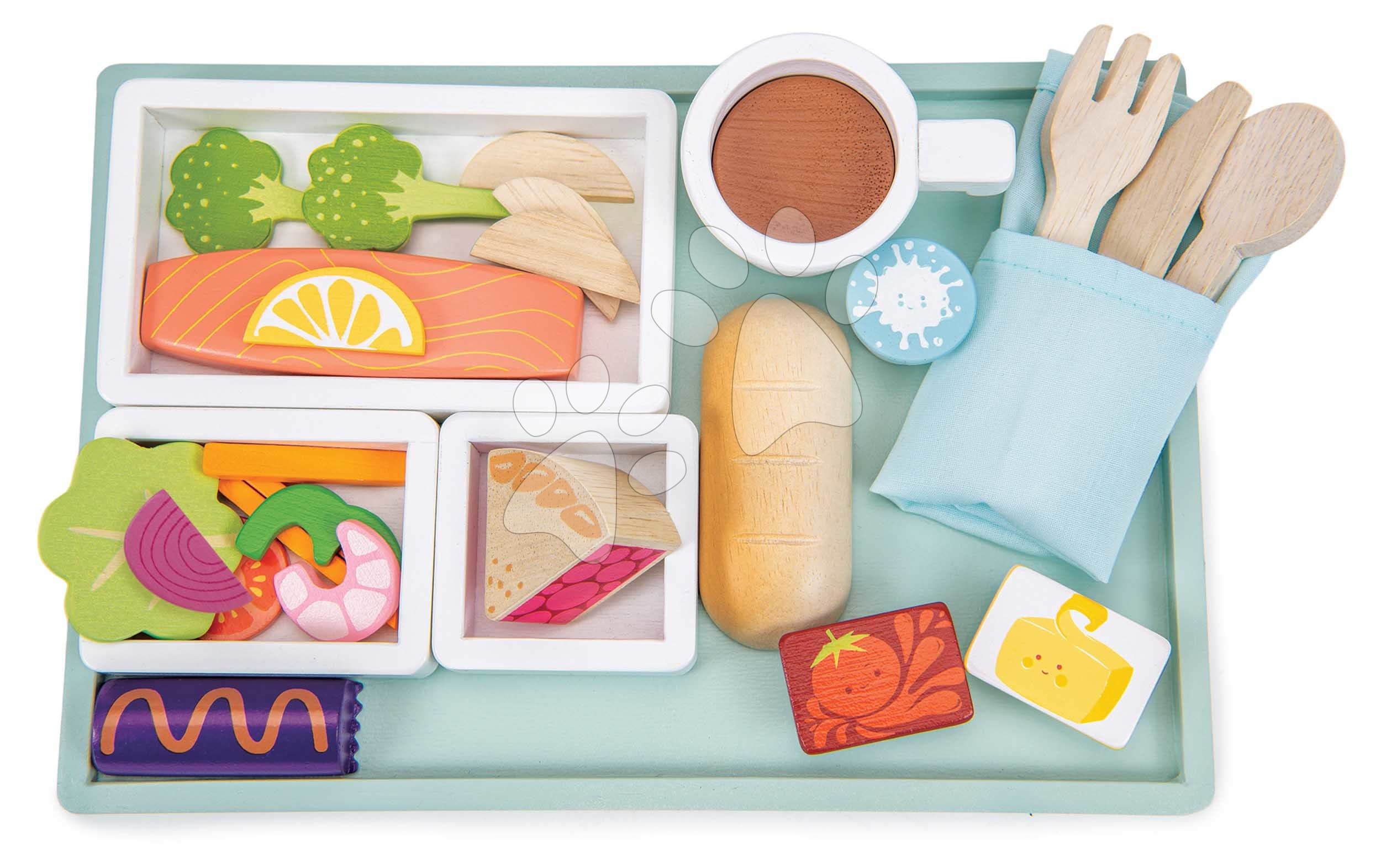 Drevený podnos s občerstvením do lietadla Airline Meal Tray Tender Leaf Toys 3 druhy jedál s príborom a cestovný pas 1