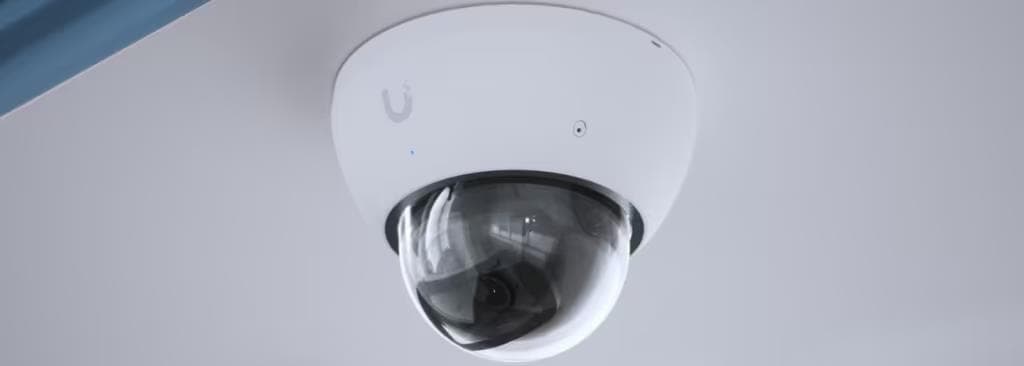 UBNT UVC-AI-Dom-B - AI Dome PoE kamera, 8MP, čierna 1