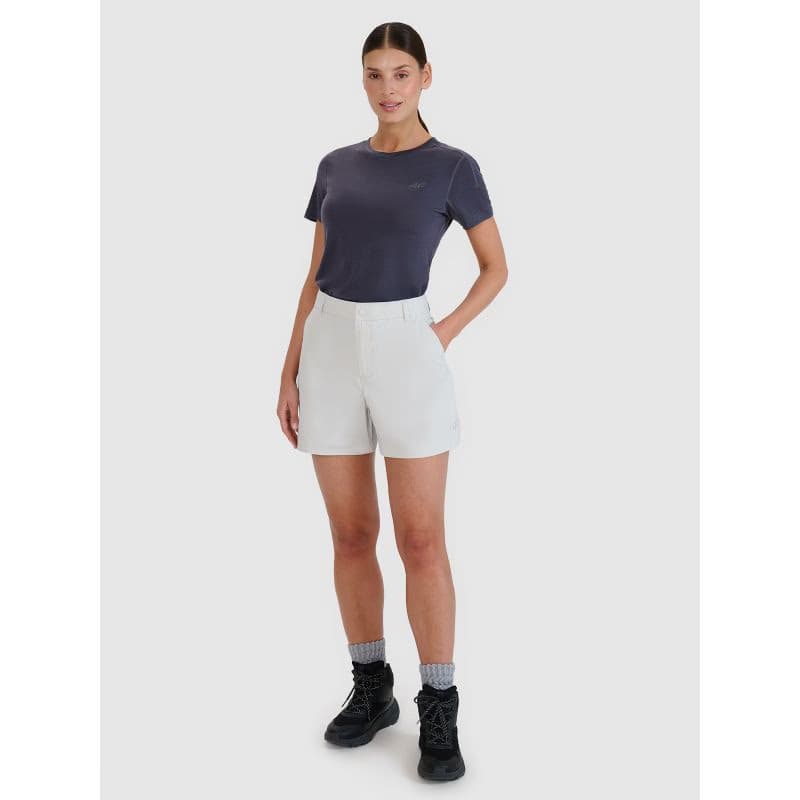 Dámske turistické kraťasy 4F SHORTS FNK-WSS25TFSHF0994-27S-COLD LIGHT GREY 4
