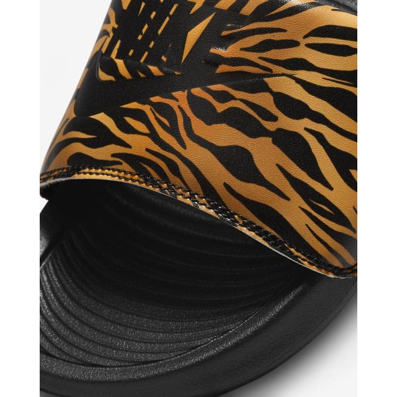 Dámske šlapky (plážová obuv) NIKE Victori One Print Ws black black 3