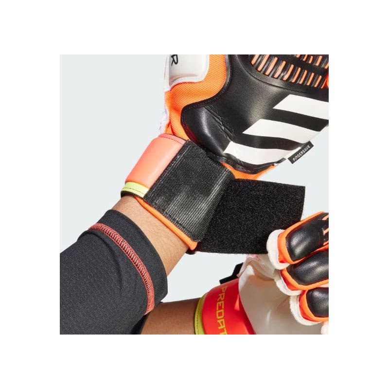Futbalové brankárske rukavice ADIDAS PRED GL MTC FS BLACK SOLRED SYELLO 4