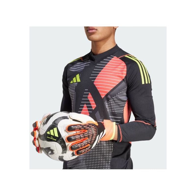 Futbalové brankárske rukavice ADIDAS PRED GL MTC FS BLACK SOLRED SYELLO 5