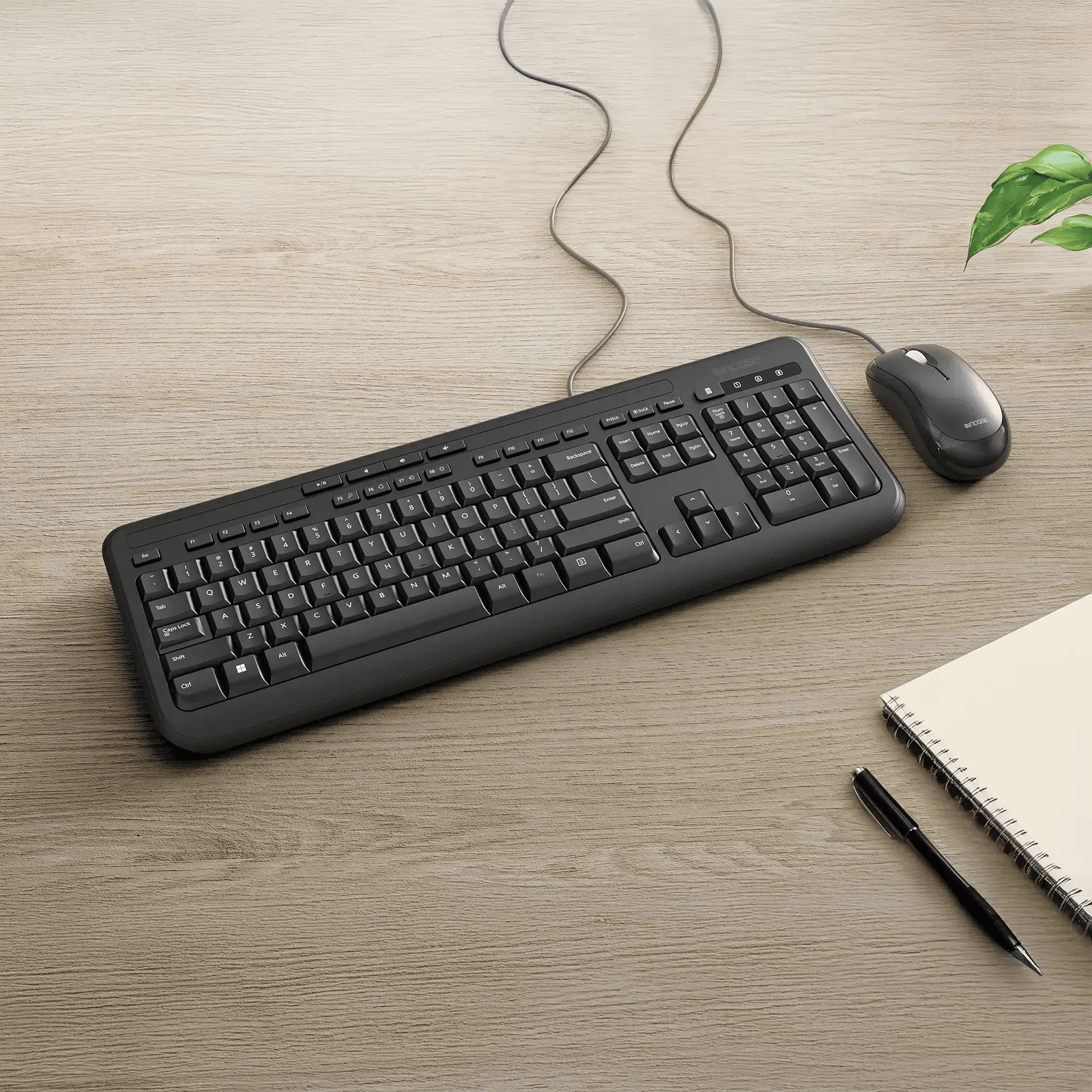 Incase Designed by Microsoft Wired Desktop 600 klávesnica Obsahuje myš Univerzálne USB QWERTY UK English Čierna