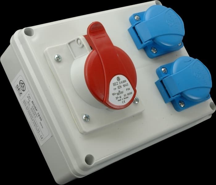Rozvodnica 32A/400V/4P+2x250V vývodka TVM-21 2xFU10A IP54 - ROSP 3230 (SEZ DK)