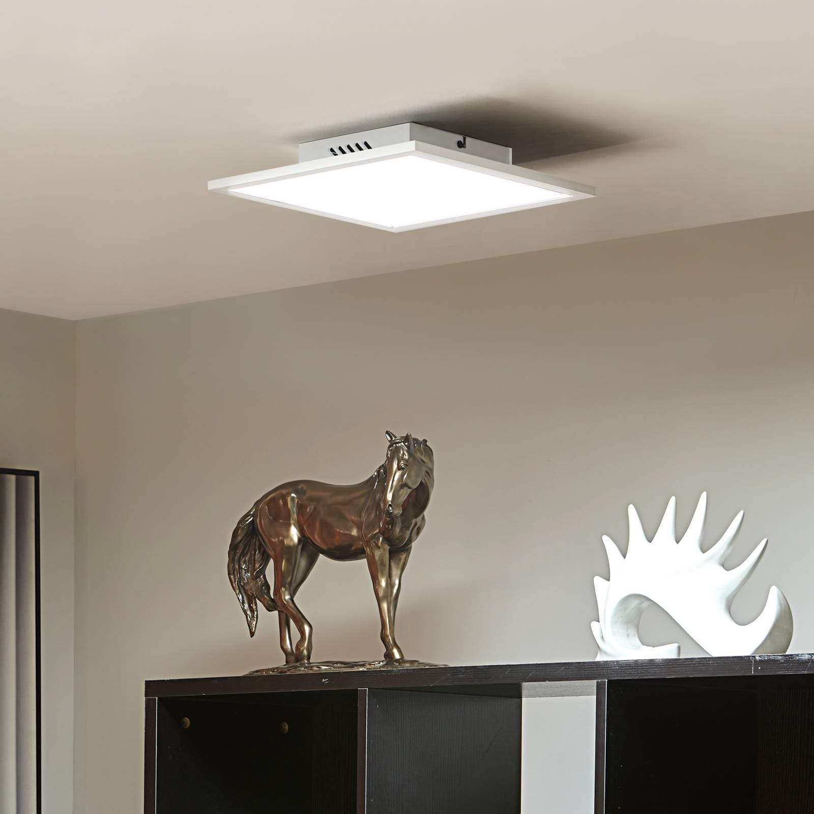 Lindby LED panel Lamin, biely, 30 cm, CCT, stmievateľný, diaľkové ovládanie