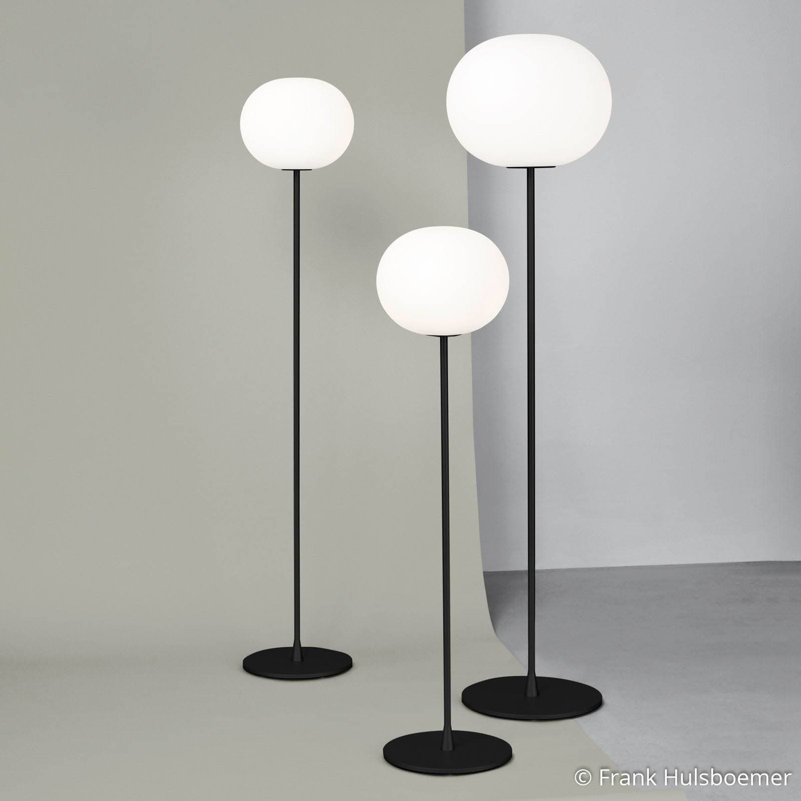 FLOS Glo-Ball F3 stojacia lampa, čierna