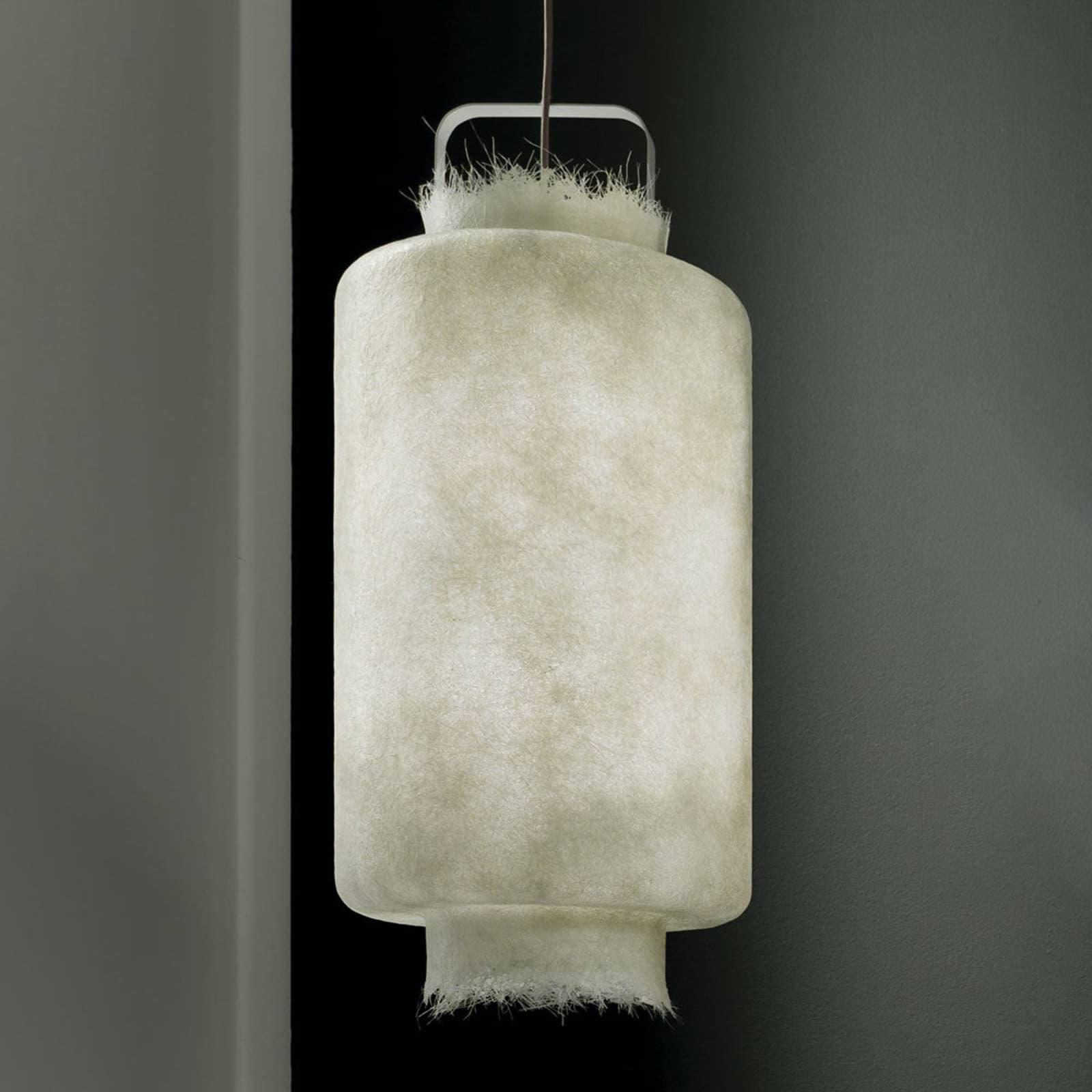 Karman Kimono – biele závesné LED svietidlo 40 cm
