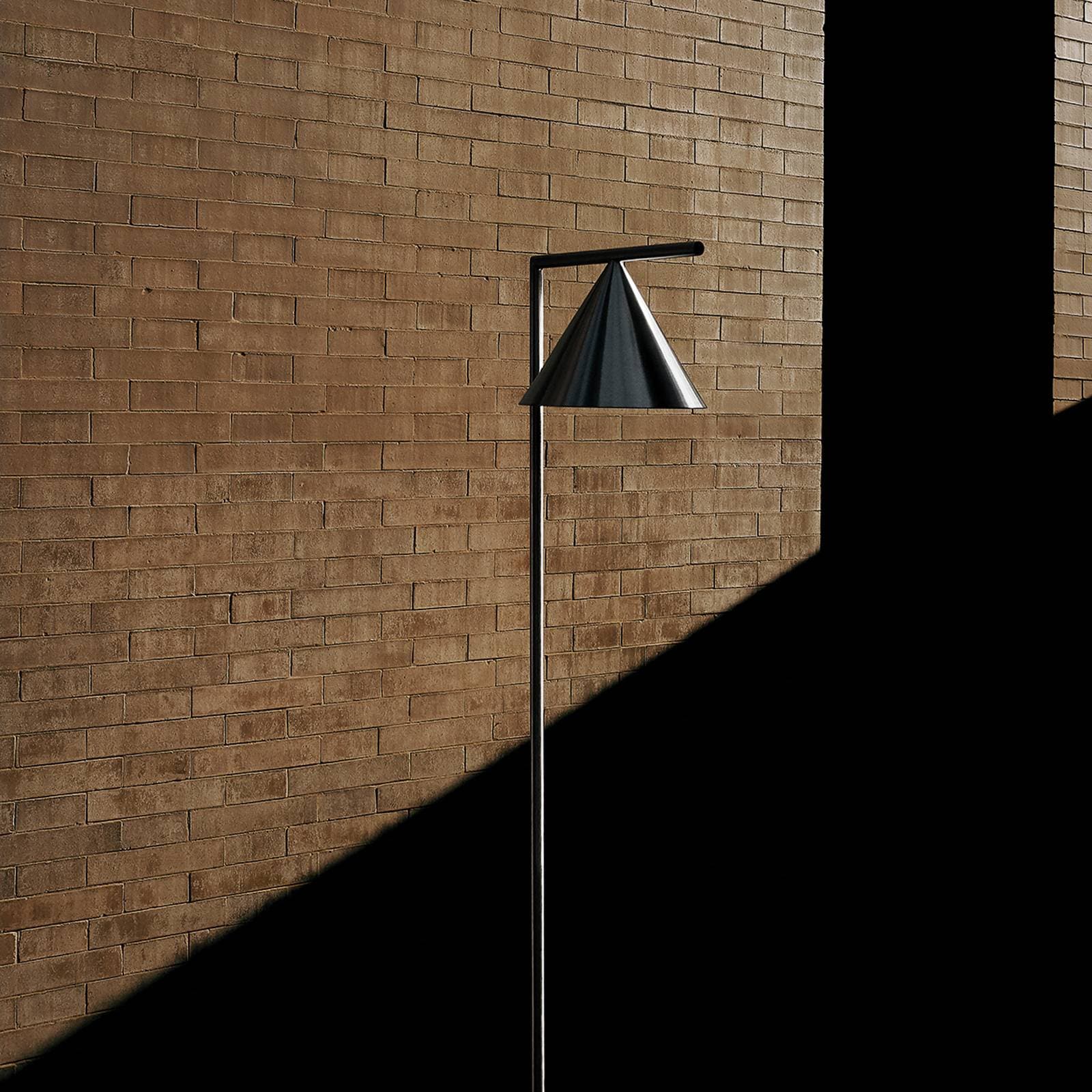 FLOS Captain Flint stojaca lampa 2 700K čierna