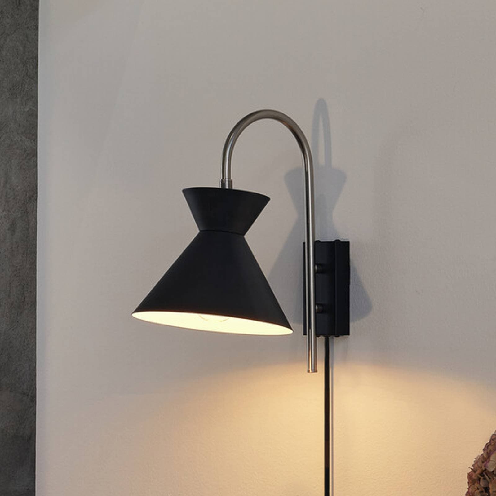 OSRAM nástenné svetlo Decor Waist, oceľ, čierne, E27, zástrčka