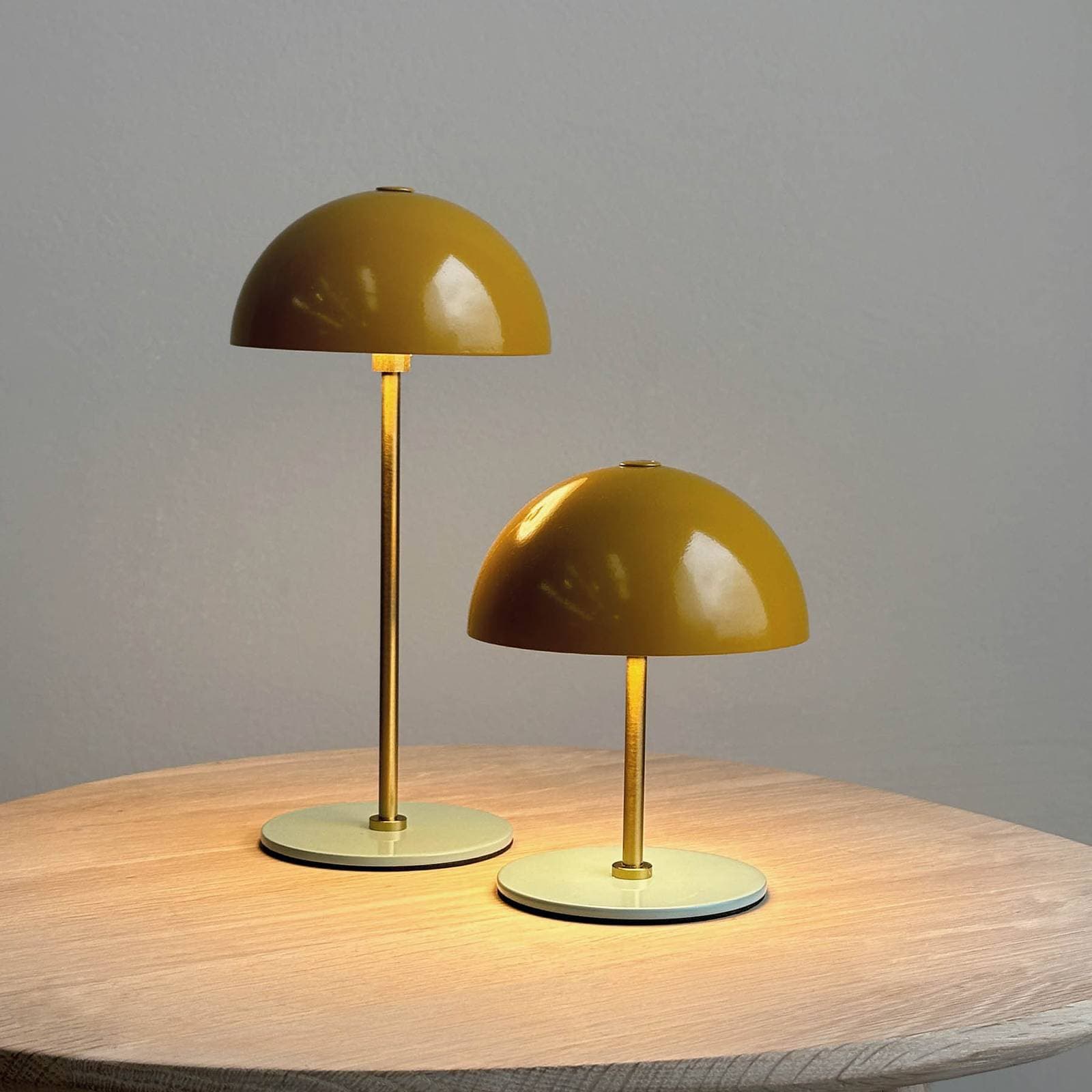 Dyberg Larsen stolová LED lampa Along, kari, sada 2 ks