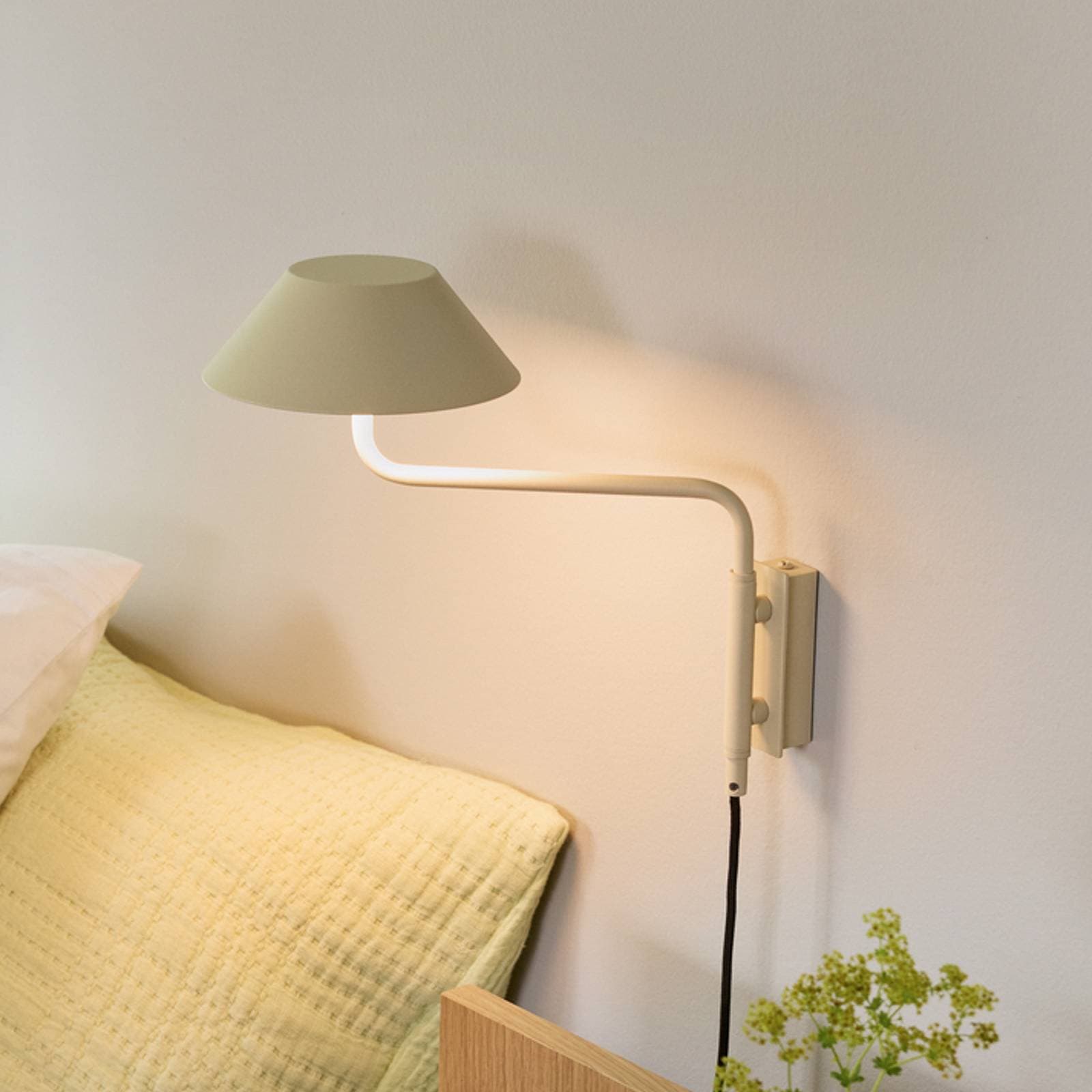 LED nástenné svetlo COVER, piesková farba, výstupok 30 cm, kov