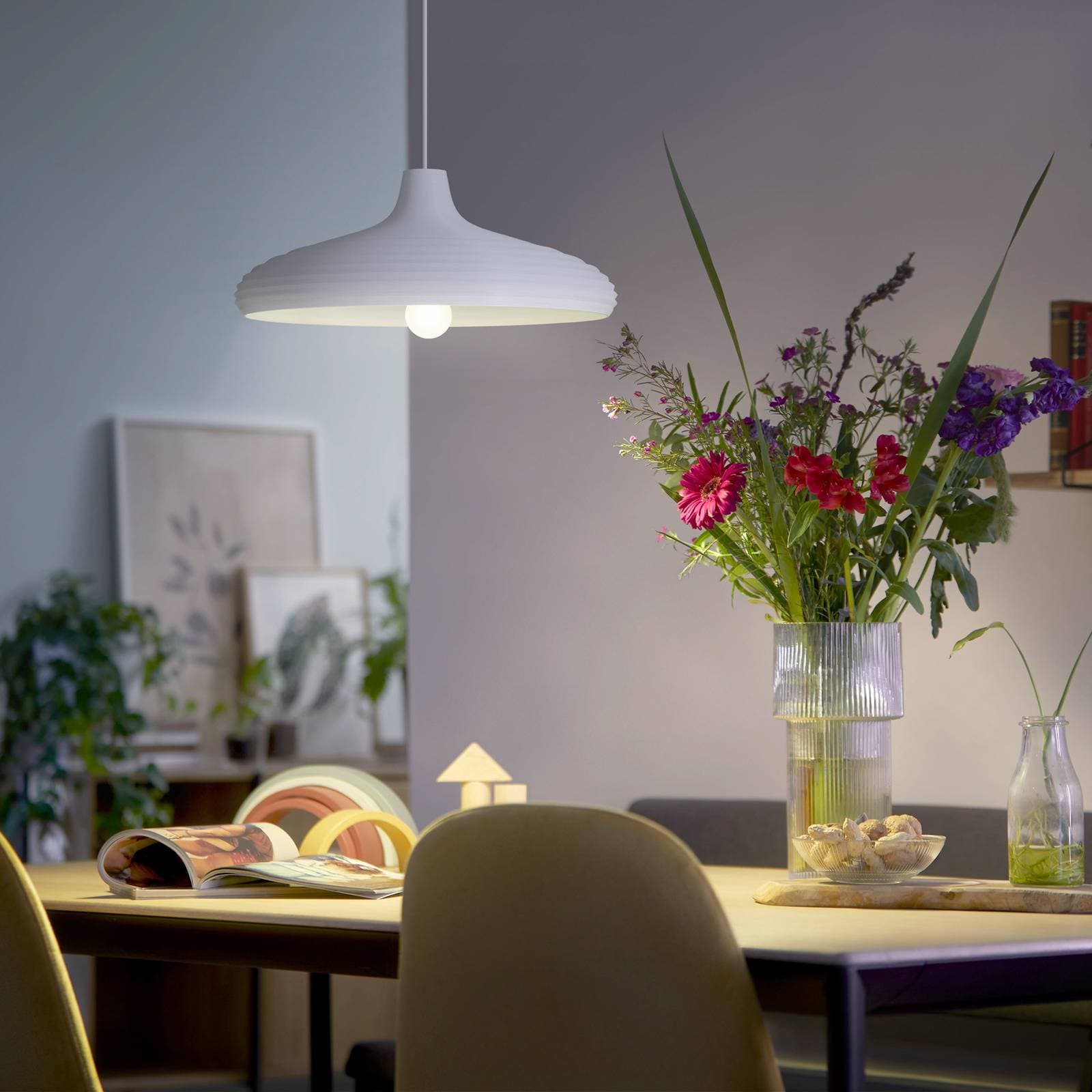 Philips E27 LED žiarovka A60 7,3W 1535lm 4.000K matná