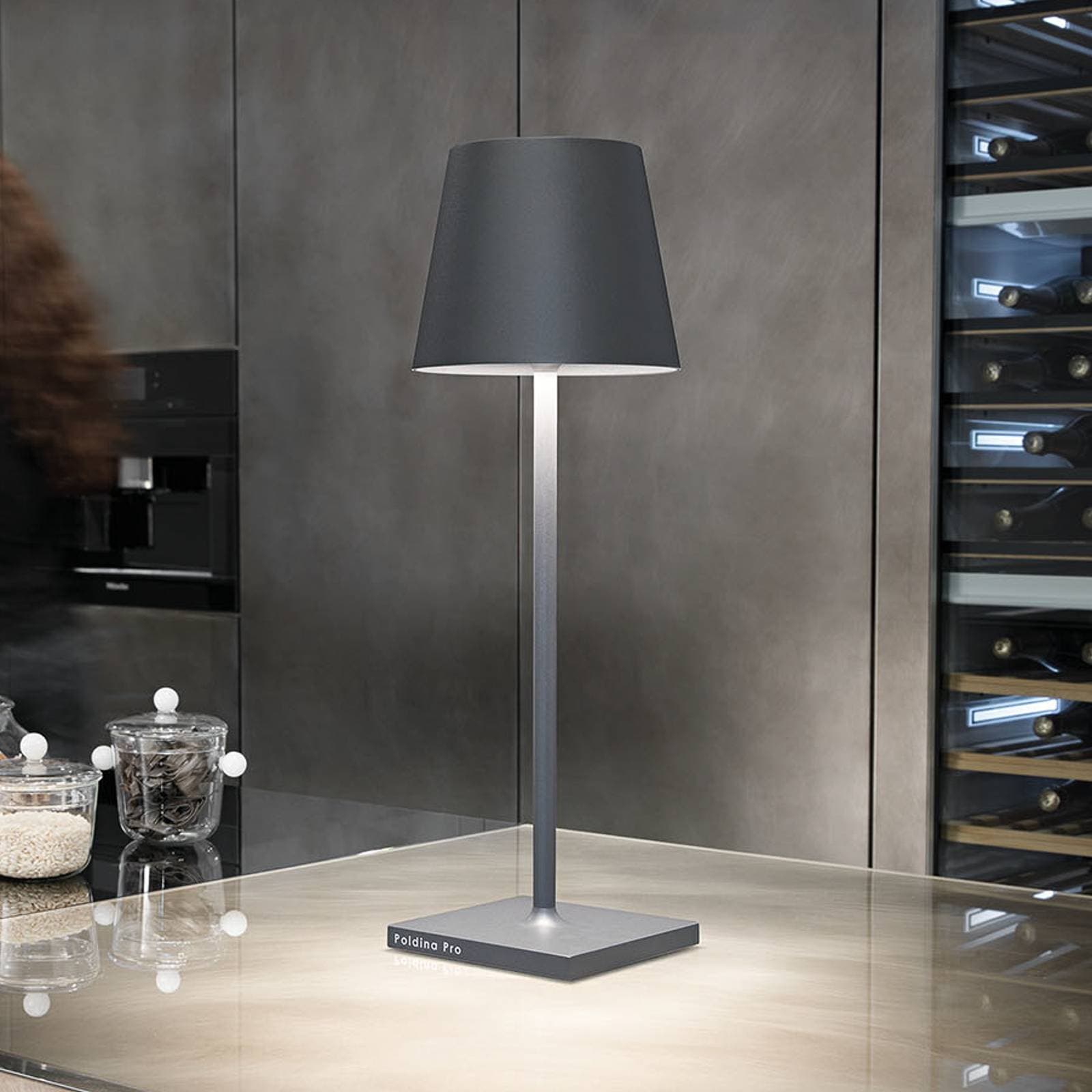 Zafferano Poldina L Akumulátorová stolová lampa IP54 sivá