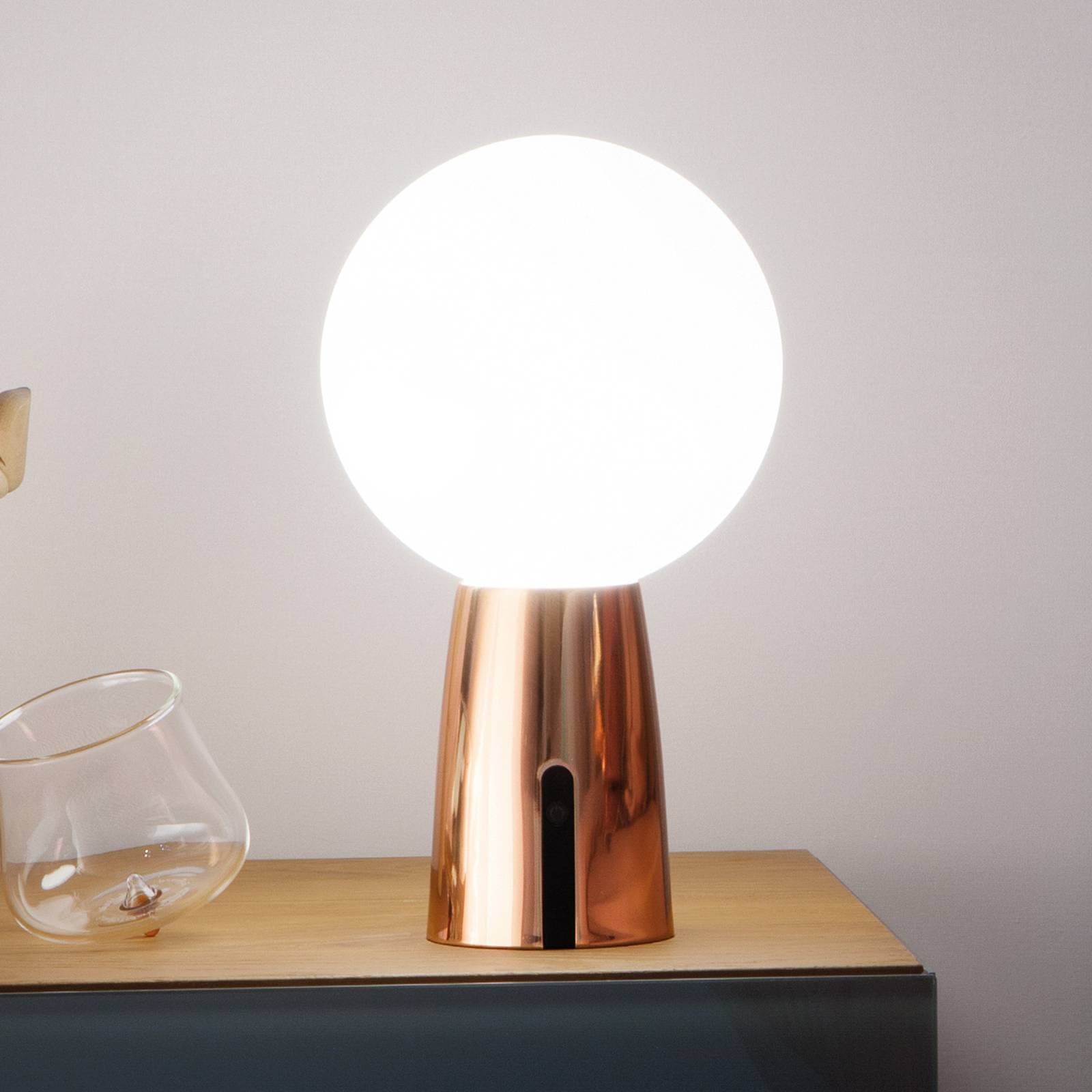 Zafferano Olimpia Akumulátorová lampa vnútorná fólia meď