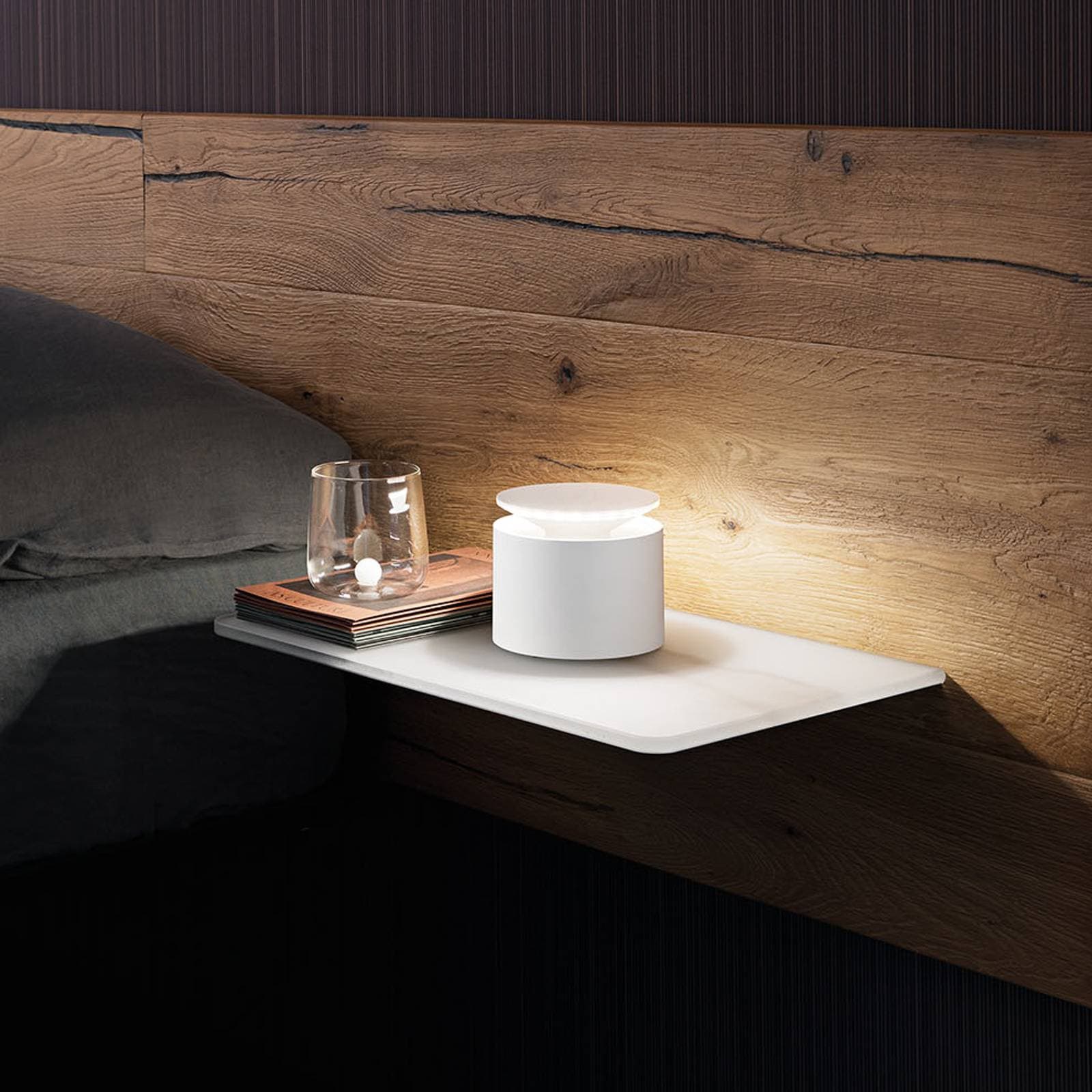 Zafferano Push-up akumulátorová stolová lampa IP54 biela