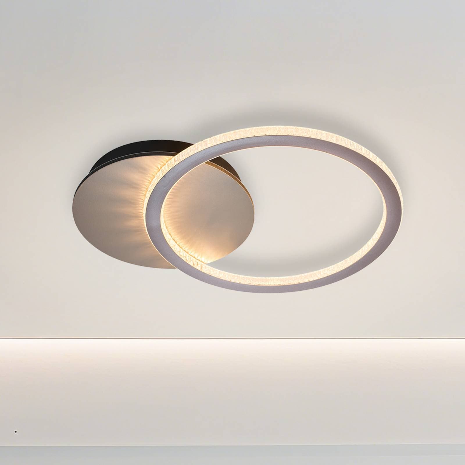 Stropné LED svetlo Specs, krémová farba, dĺžka 45 cm, železo/akryl