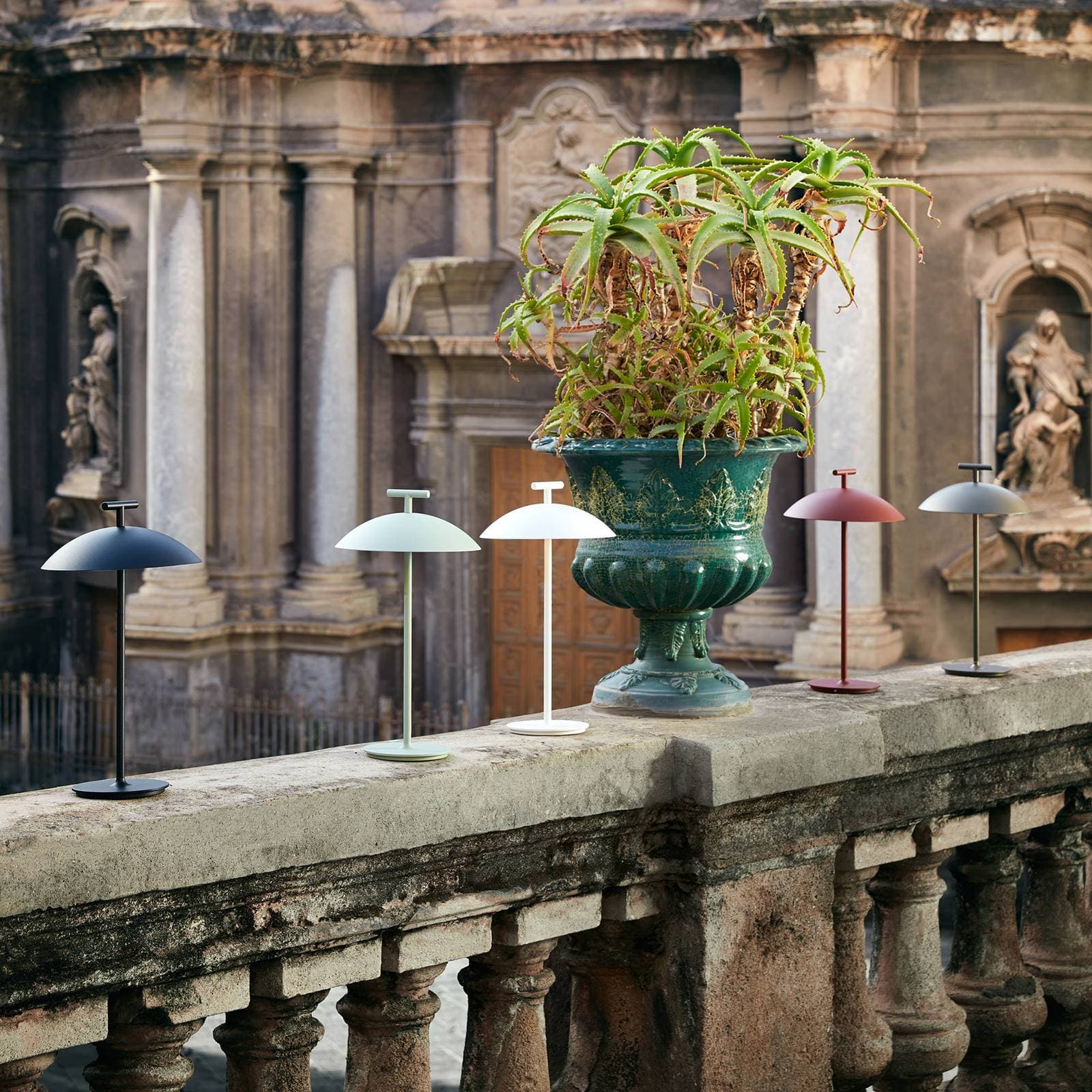 Kartell Mini Geen-A LED lampa 2 700 K bronzová