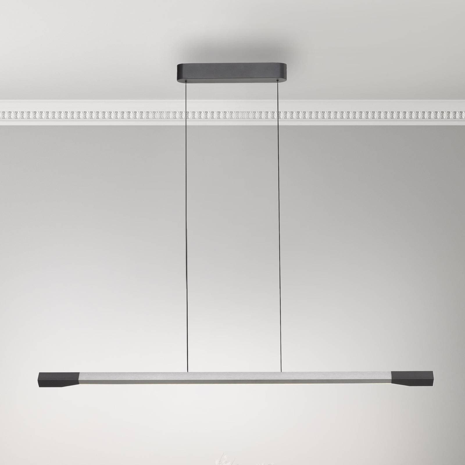 Paul Neuhaus LED závesné svietidlo Hoop, farba hliníka, 128 cm, stmievateľné