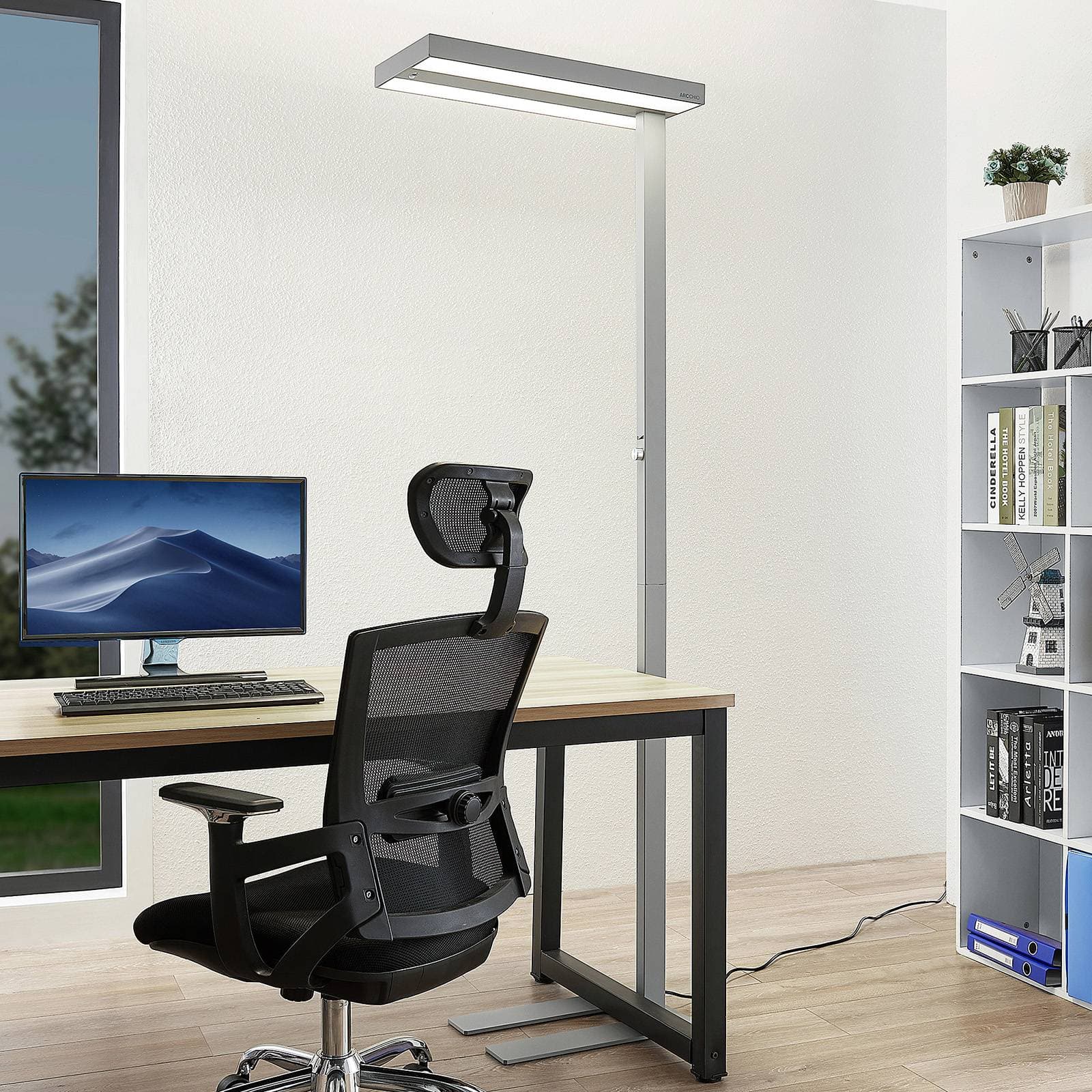 Arcchio LED stojacia lampa Logan Pro, strieborné, senzor, stmievateľné