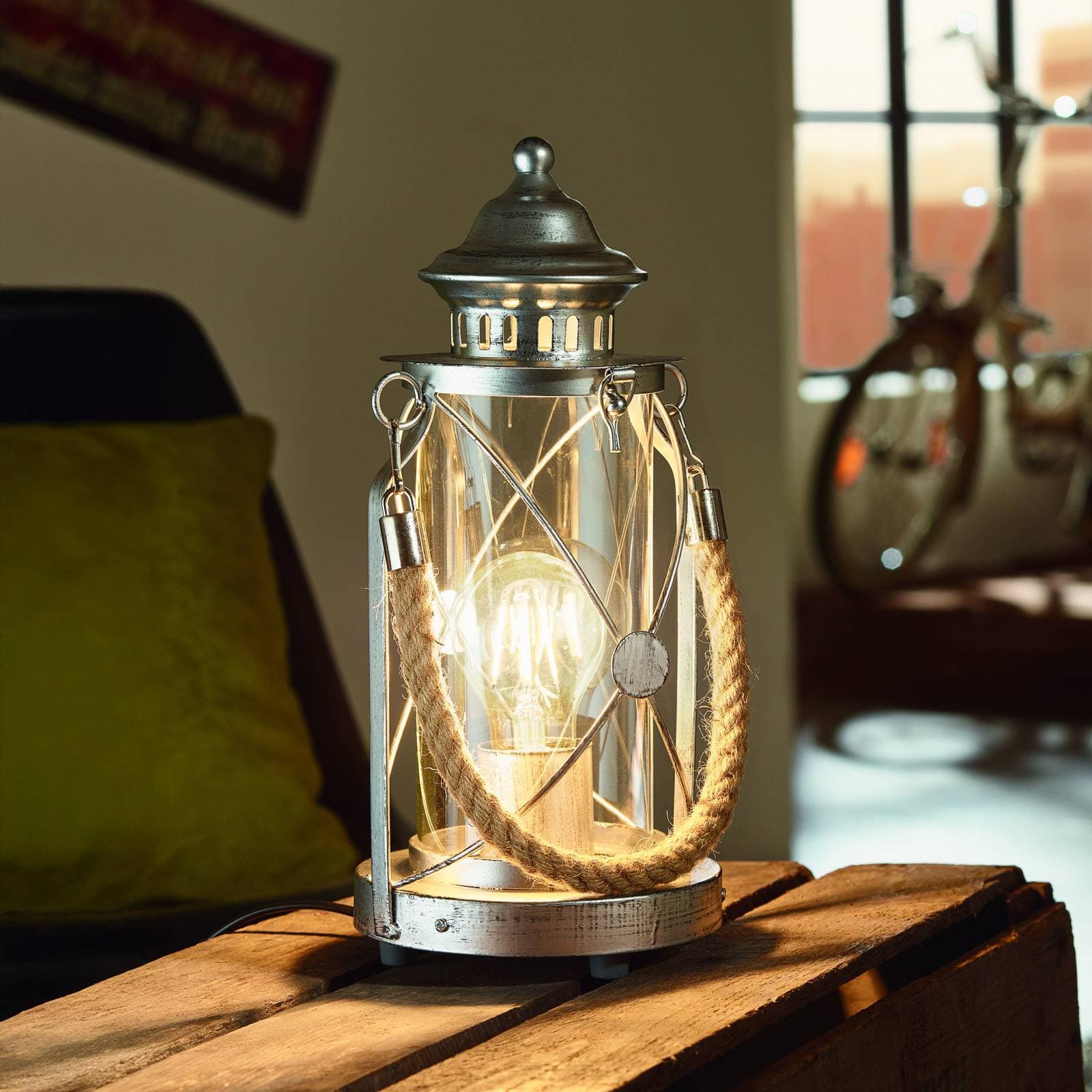 Lucernová stolná lampa Kirian striebro-starožitná