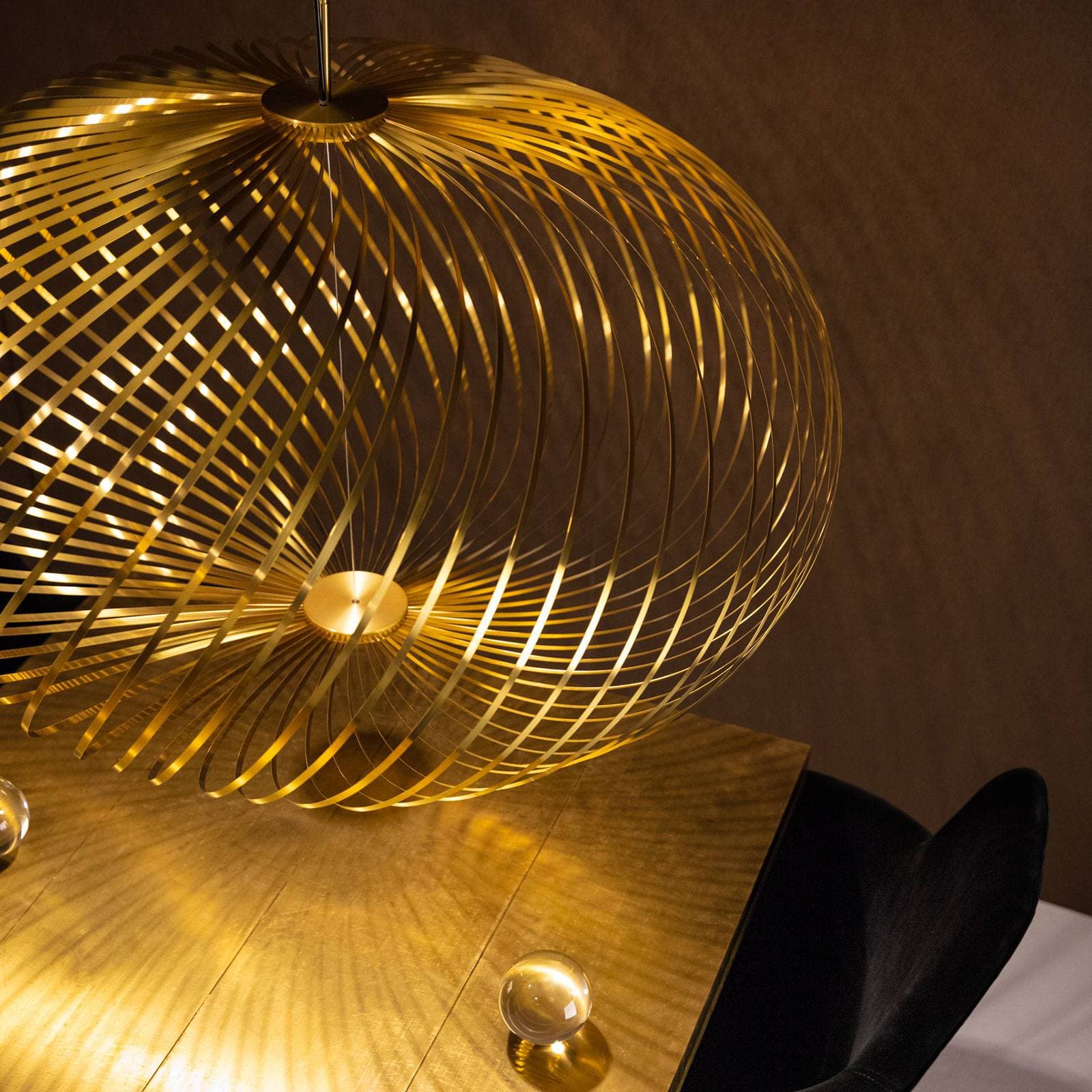 Tom Dixon Spring Large závesné svietidlo Ø 95 cm mosadz