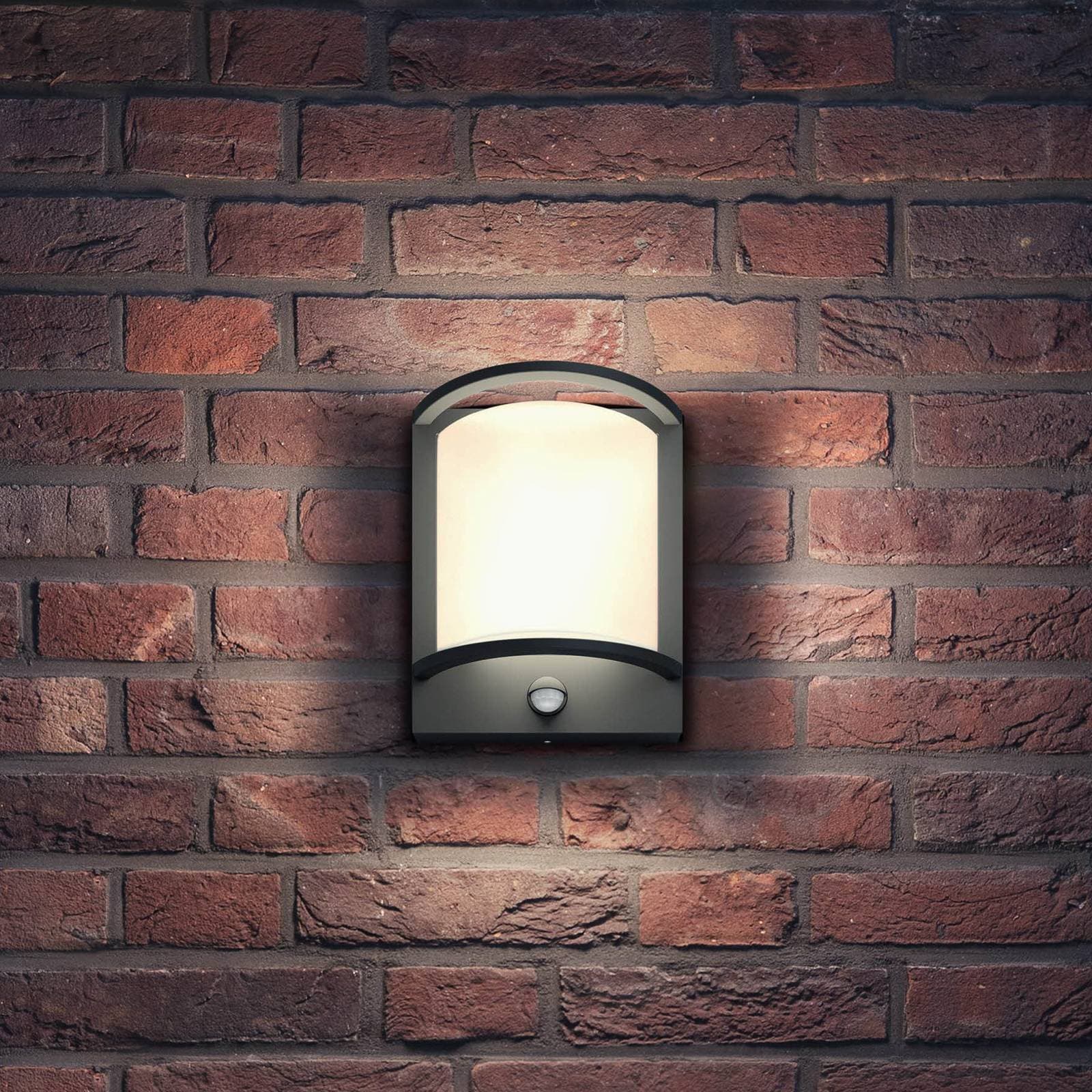 Vonkajšie nástenné svietidlo Philips LED Samondra UE, senzor