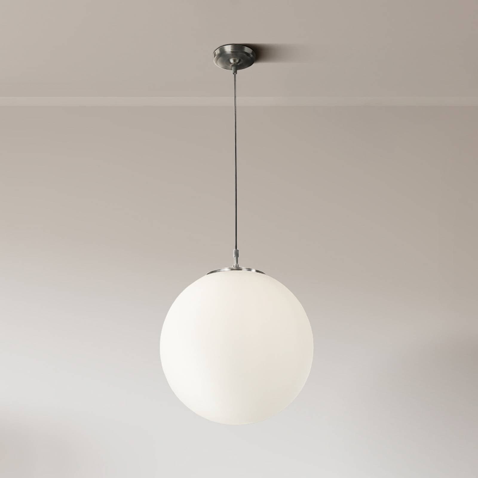 Závesné svietidlo Atom, opálová biela, sklo, Ø 30 cm, E27
