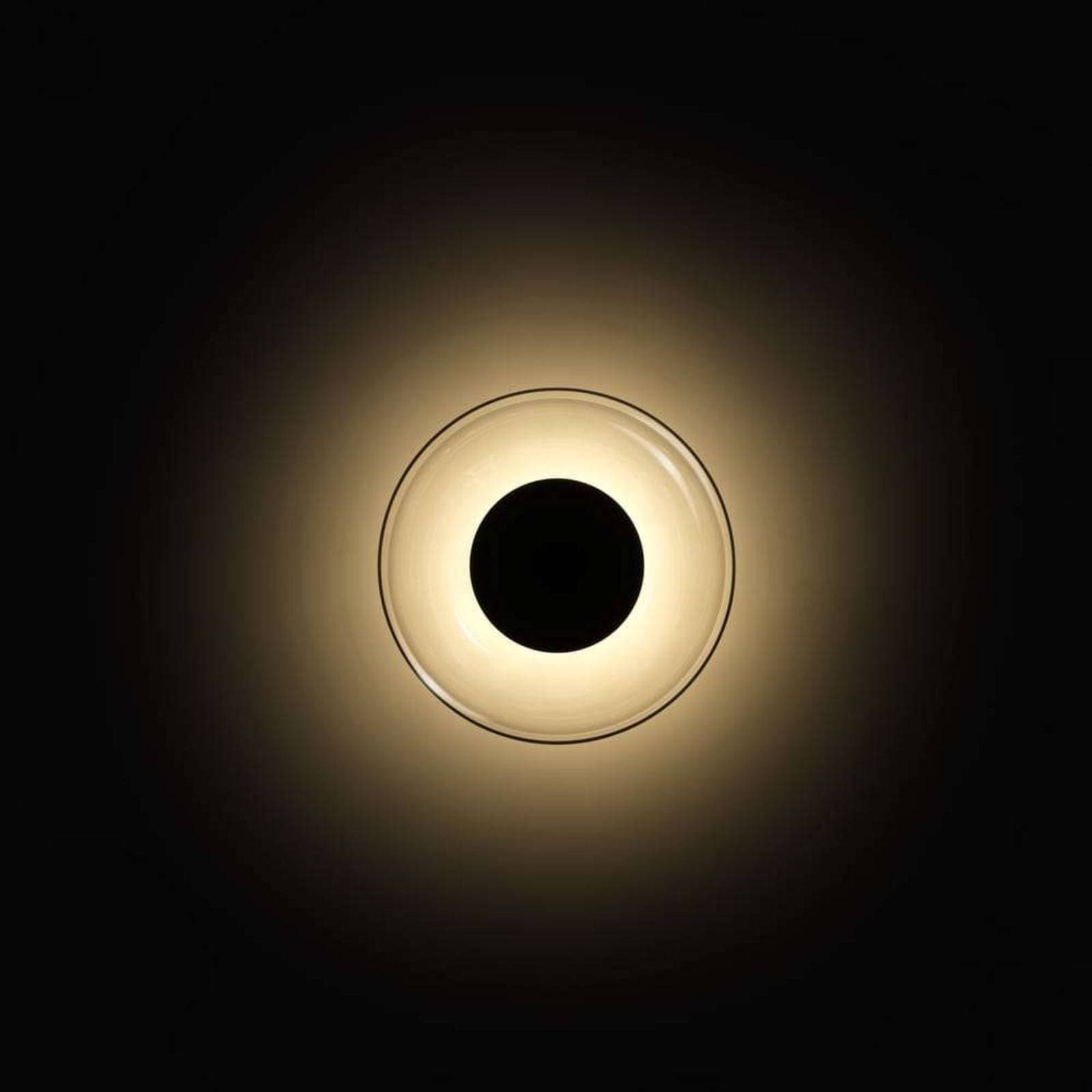 MARSET LED nástenné svetlo Aura, Ø 18 cm, zapnutie/vypnutie, priehľadné
