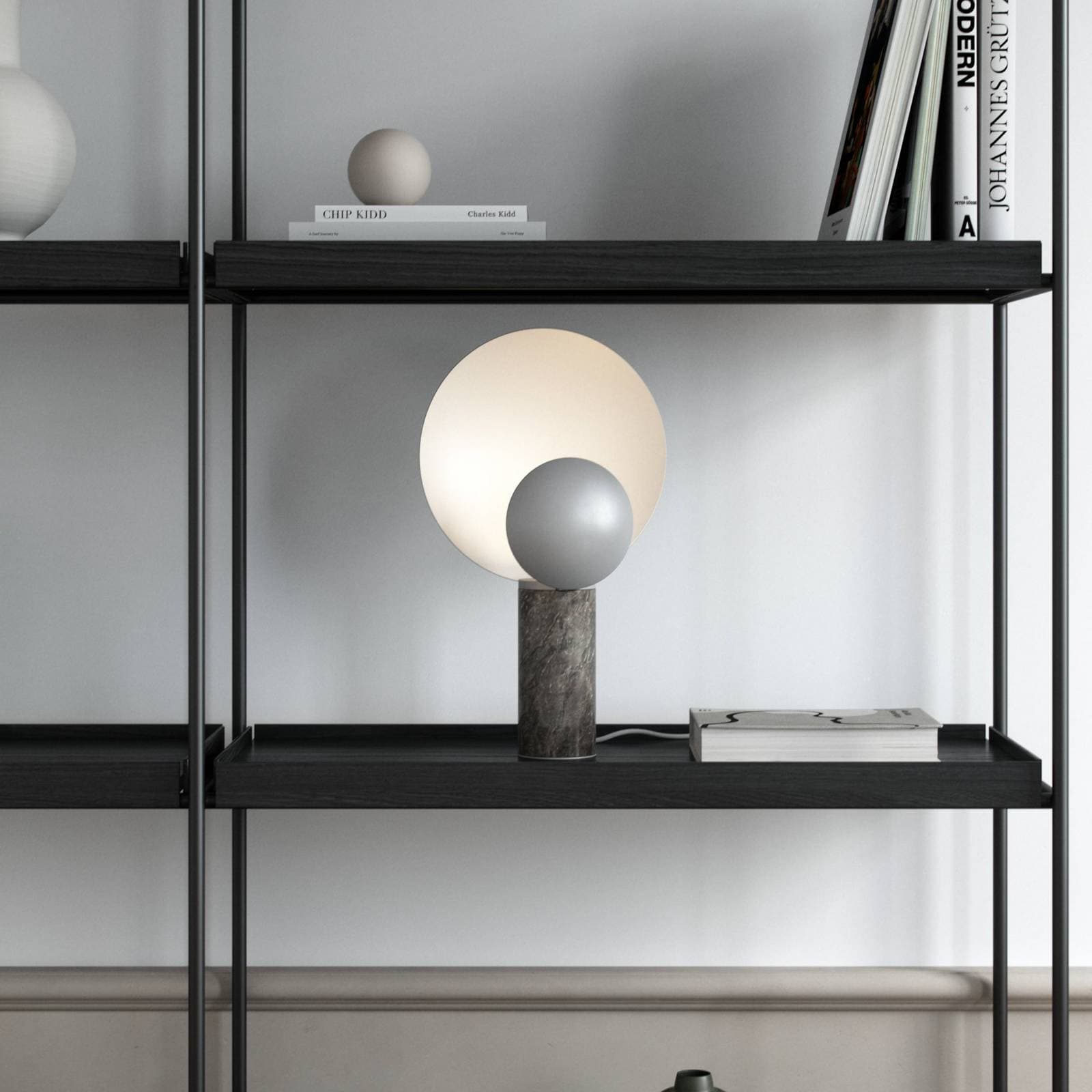 Stolová lampa Caché, pohyblivá tienidla na lampu, matná sivá