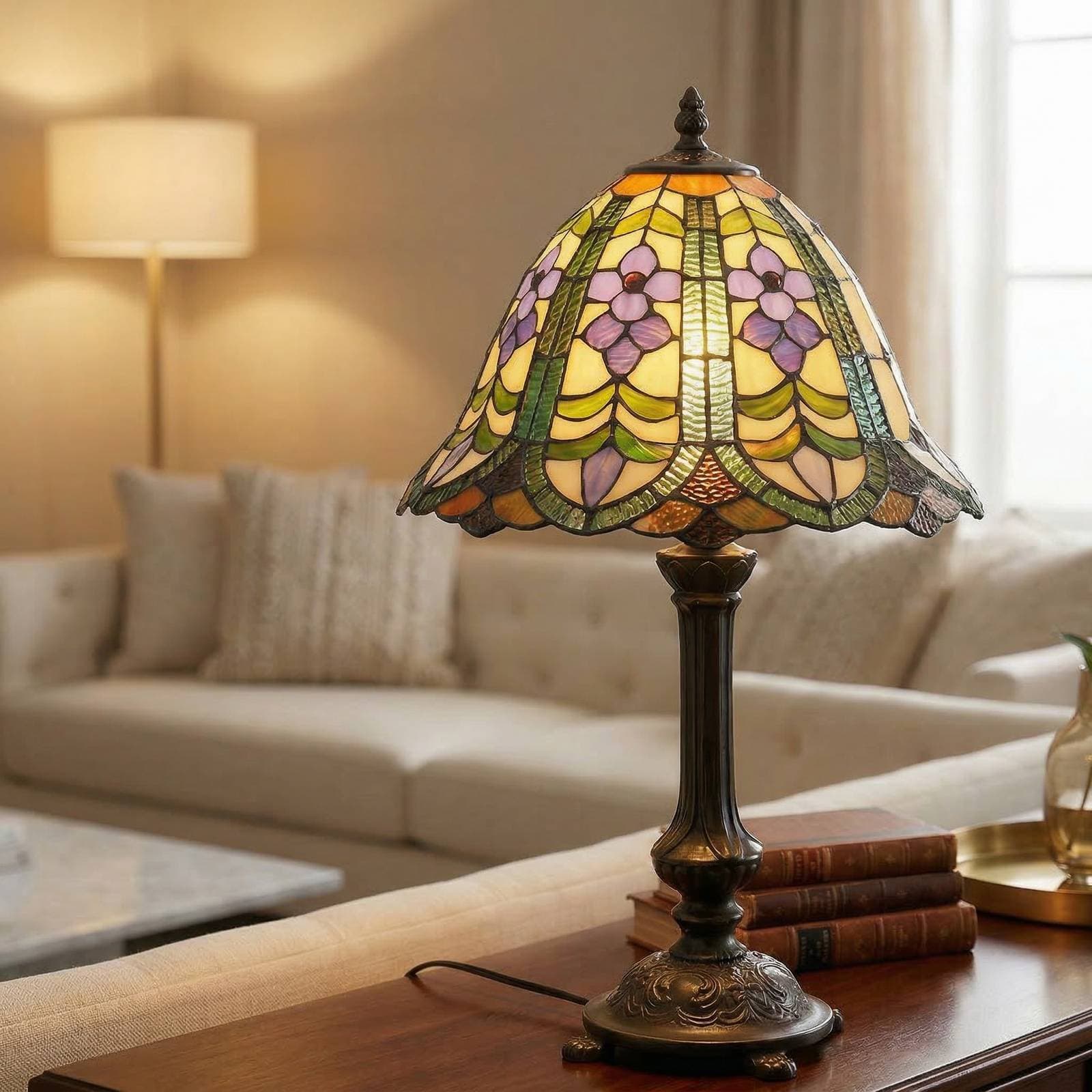 Kvetinová stolná lampa Eleanor v štýle Tiffany