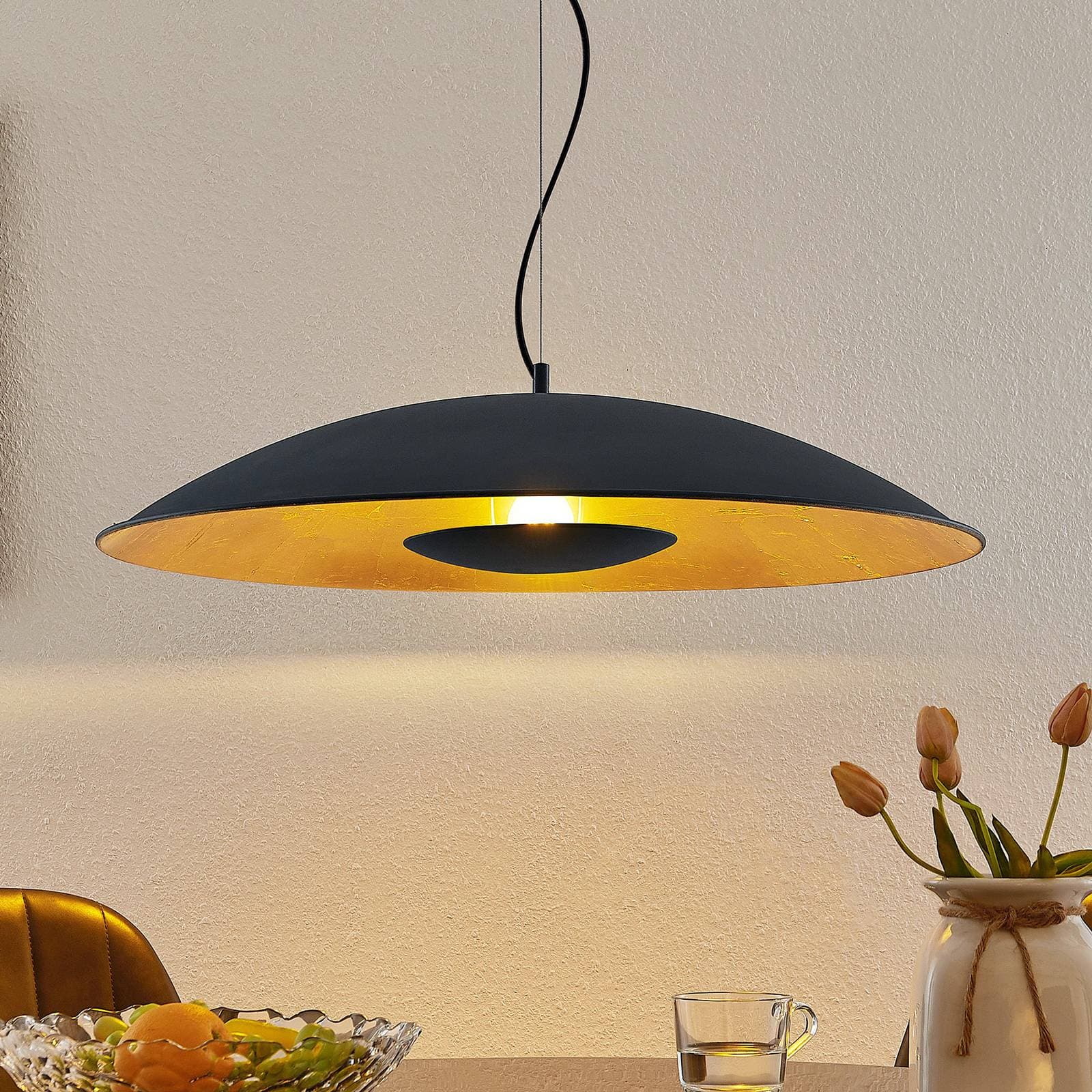 Závesná lampa Lindby Narisara, Ø 80 cm, E27, čierno-zlatá