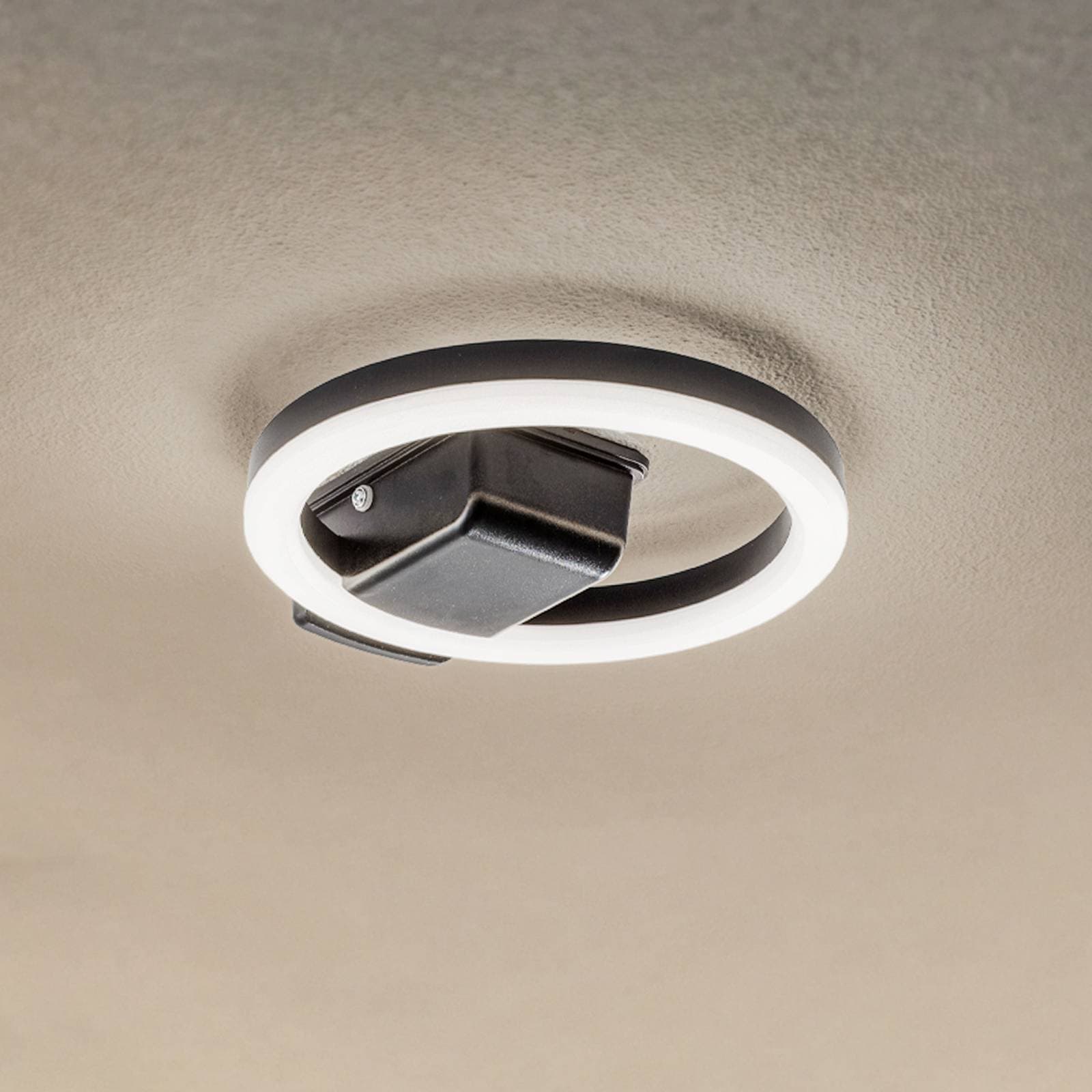 Lindby LED vonkajšie stropné svietidlo Finian, Ø 22 cm, CCT, stmievateľné