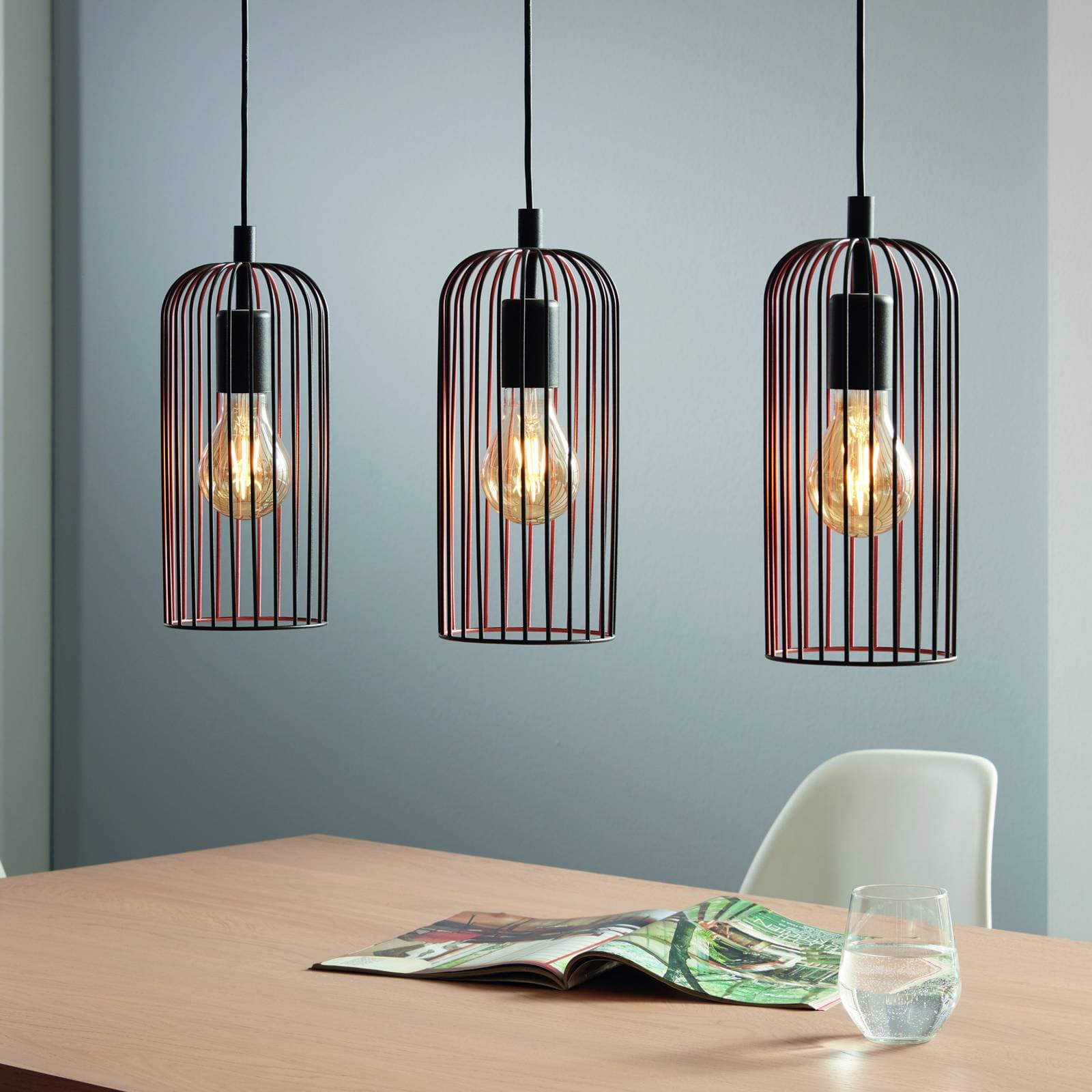 Závesná lampa Roccamena, čierna/medená farba, dĺžka 71 cm