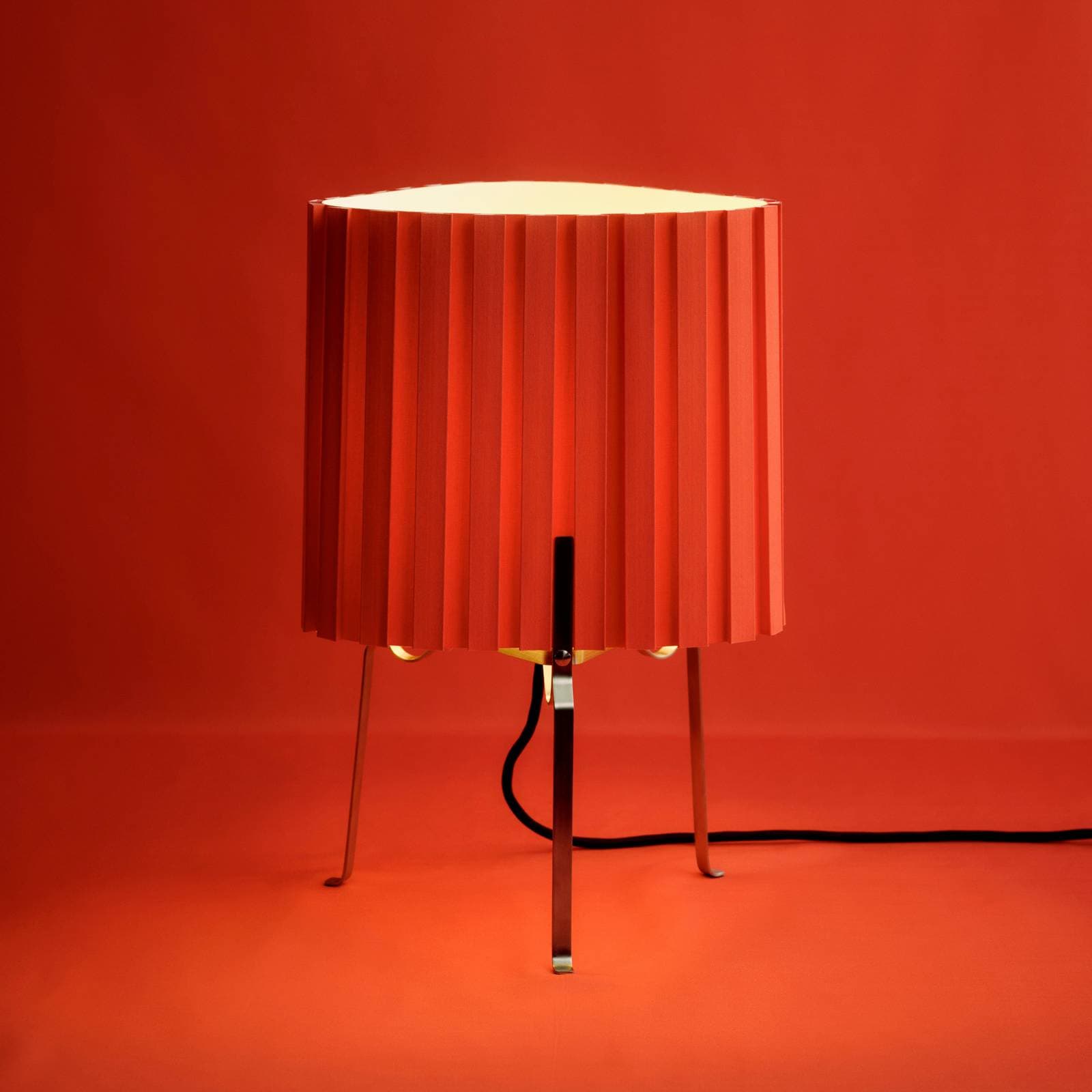 Stolová lampa HAY Canelé, červená, výška 37 cm, E14, textil