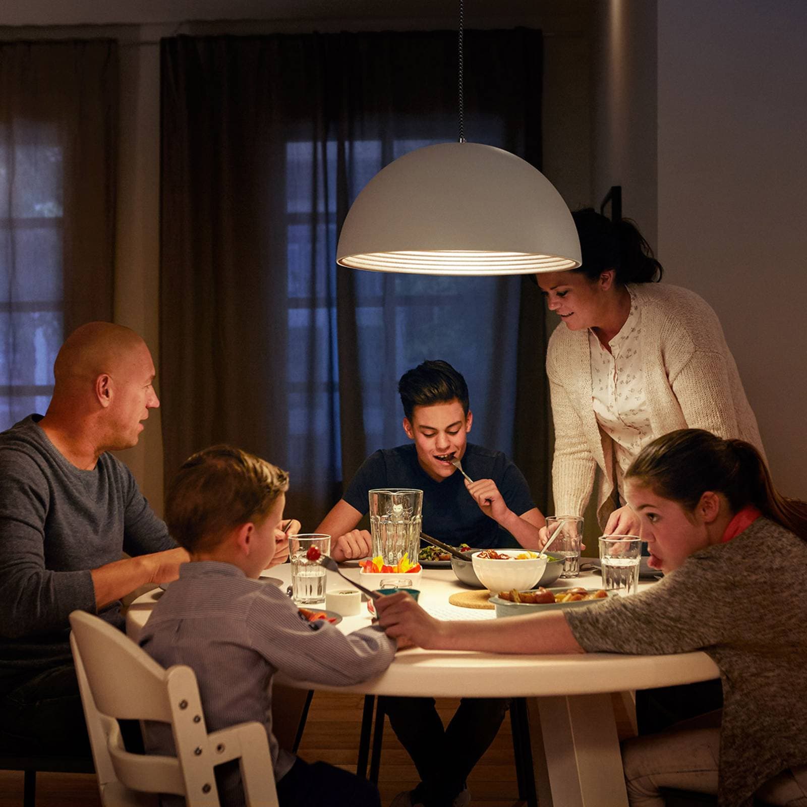 Philips kvapková LED E27 2,2 W teplá biela opál