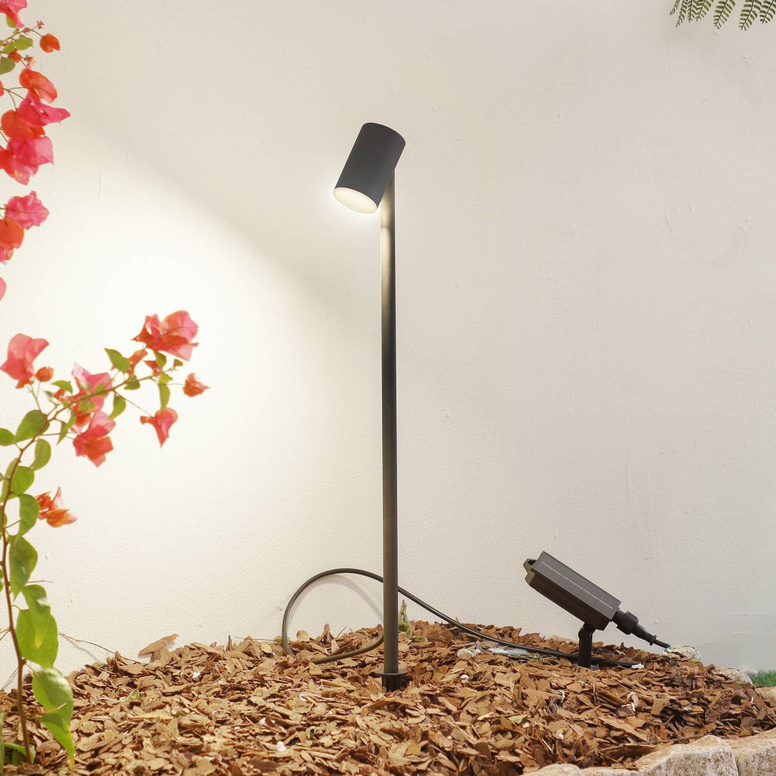 Lindby LED solarna lampa Myric, čierne, hliník, 3 000 K