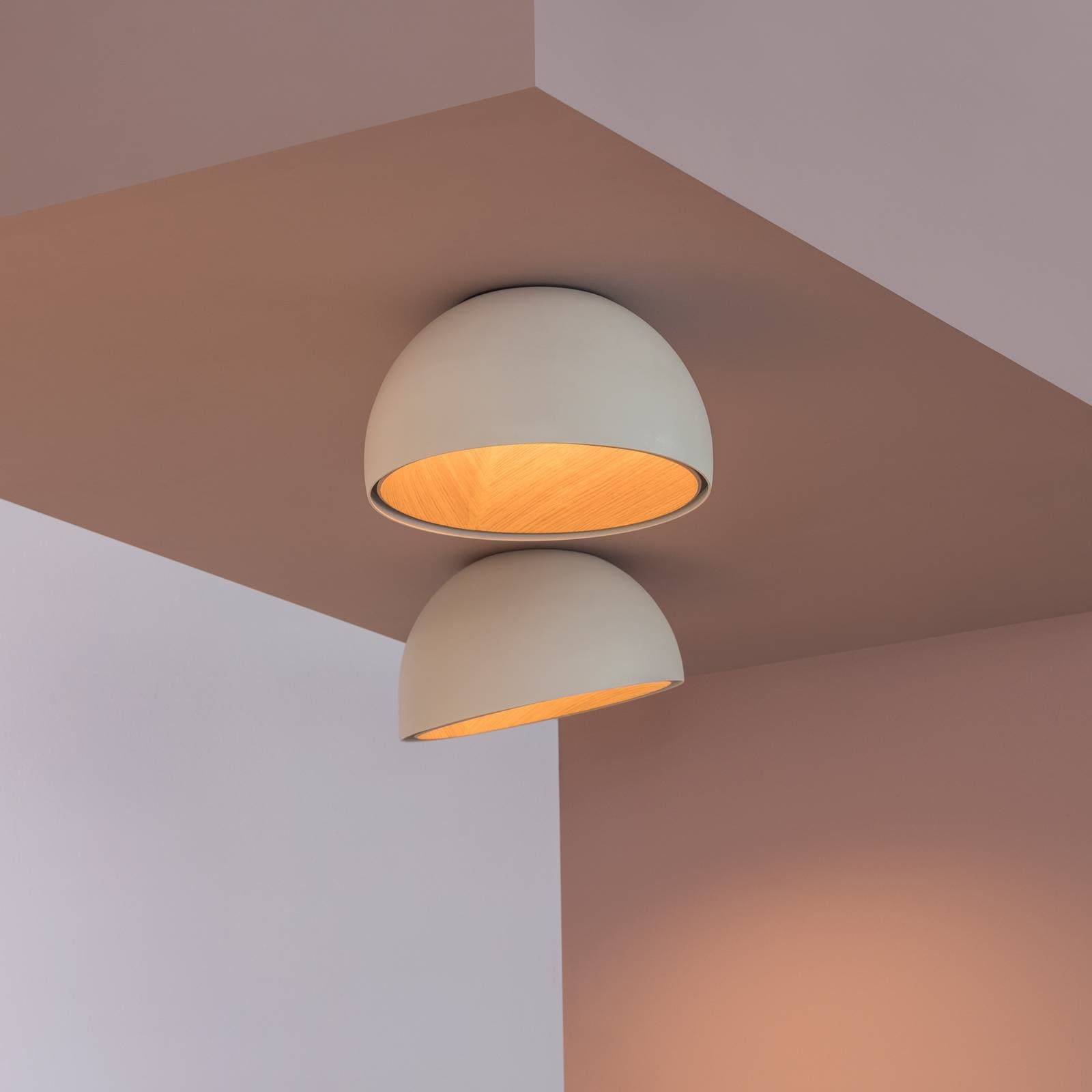 Vibia stropné LED svetlo DUO, biele, výška 23 cm, dubové drevo