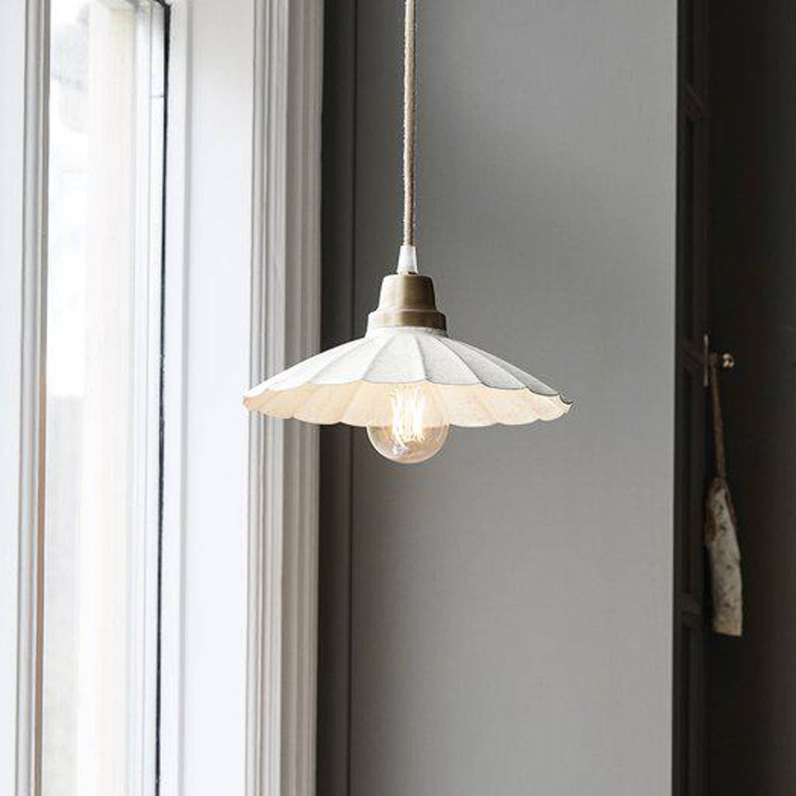 Závesné svietidlo PR Home Ester, biela, Ø 24 cm, železná zástrčka