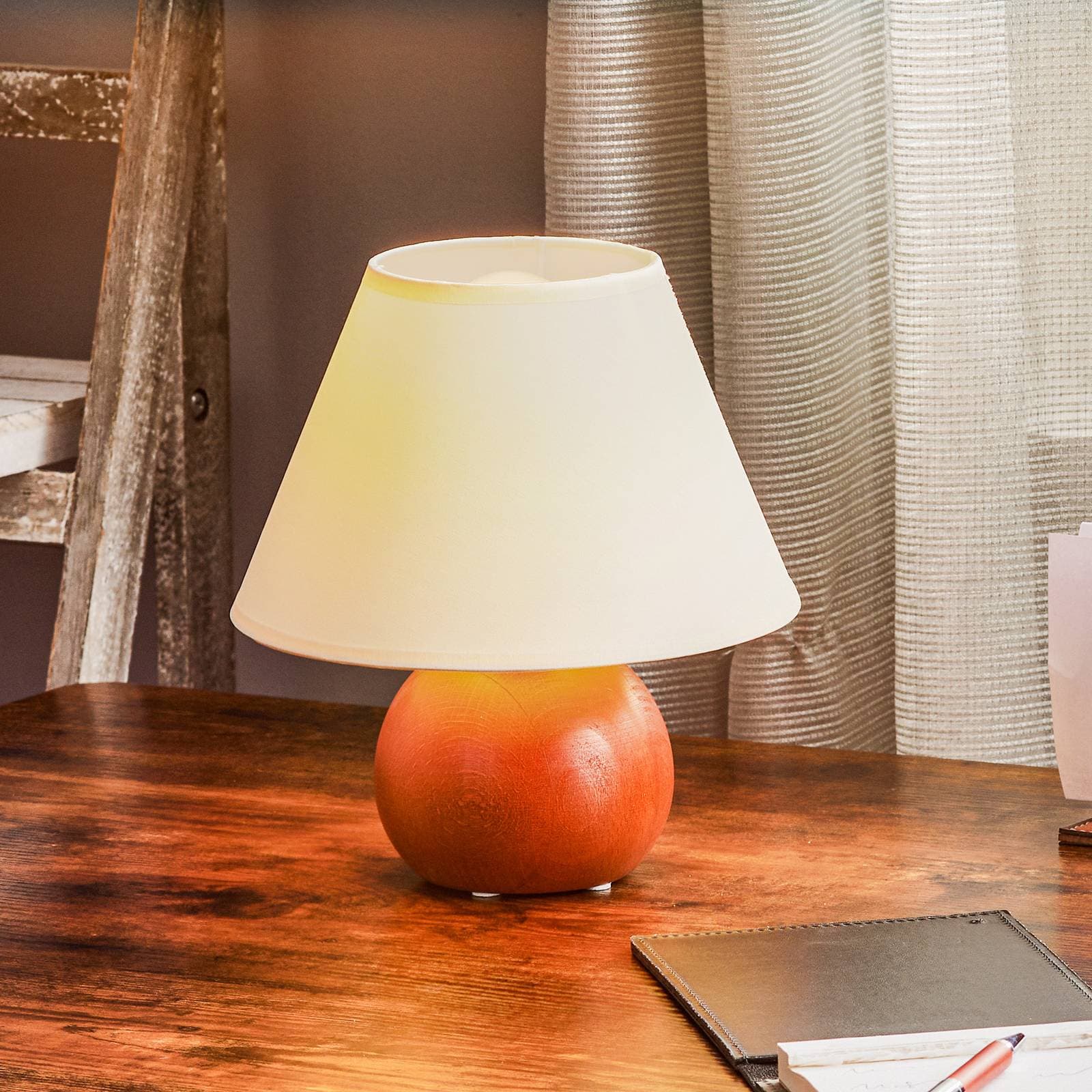 Stolová lampa Gill, drevo rustic/tienidlo na lampu biele