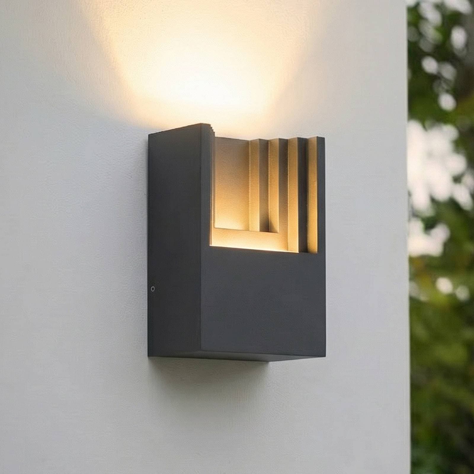 Lindby LED vonkajšie nástenné svietidlo Aurali, 1-pl., čierne, IP65
