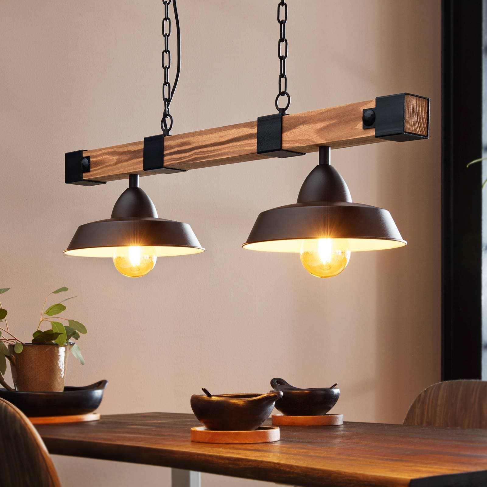 Závesná lampa Oldbury, čierna/tmavé drevo, dĺžka 86 cm, 2 svetlá.