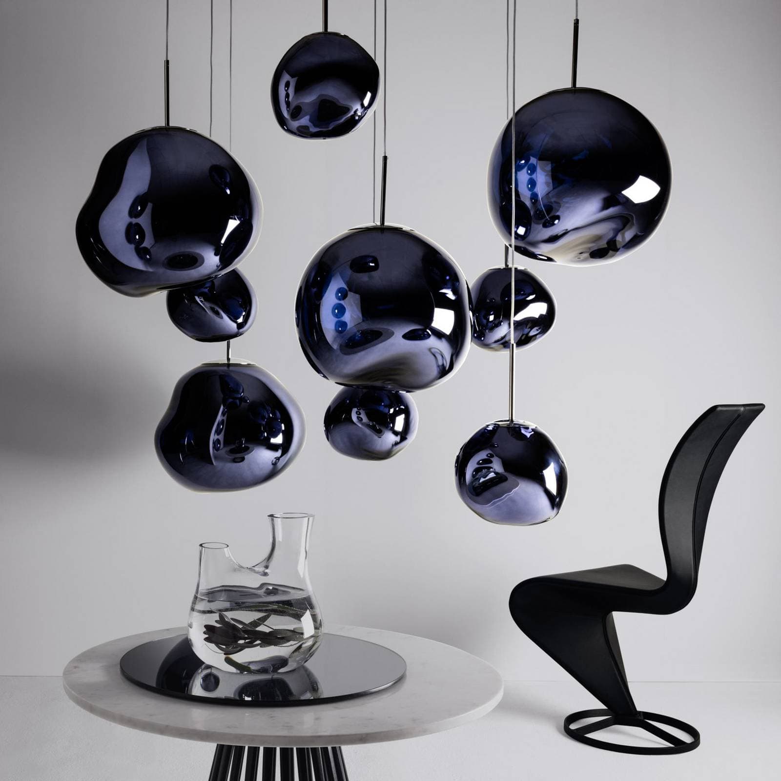 Tom Dixon LED závesné svietidlo Melt, Ø 50 cm, dymová, plast