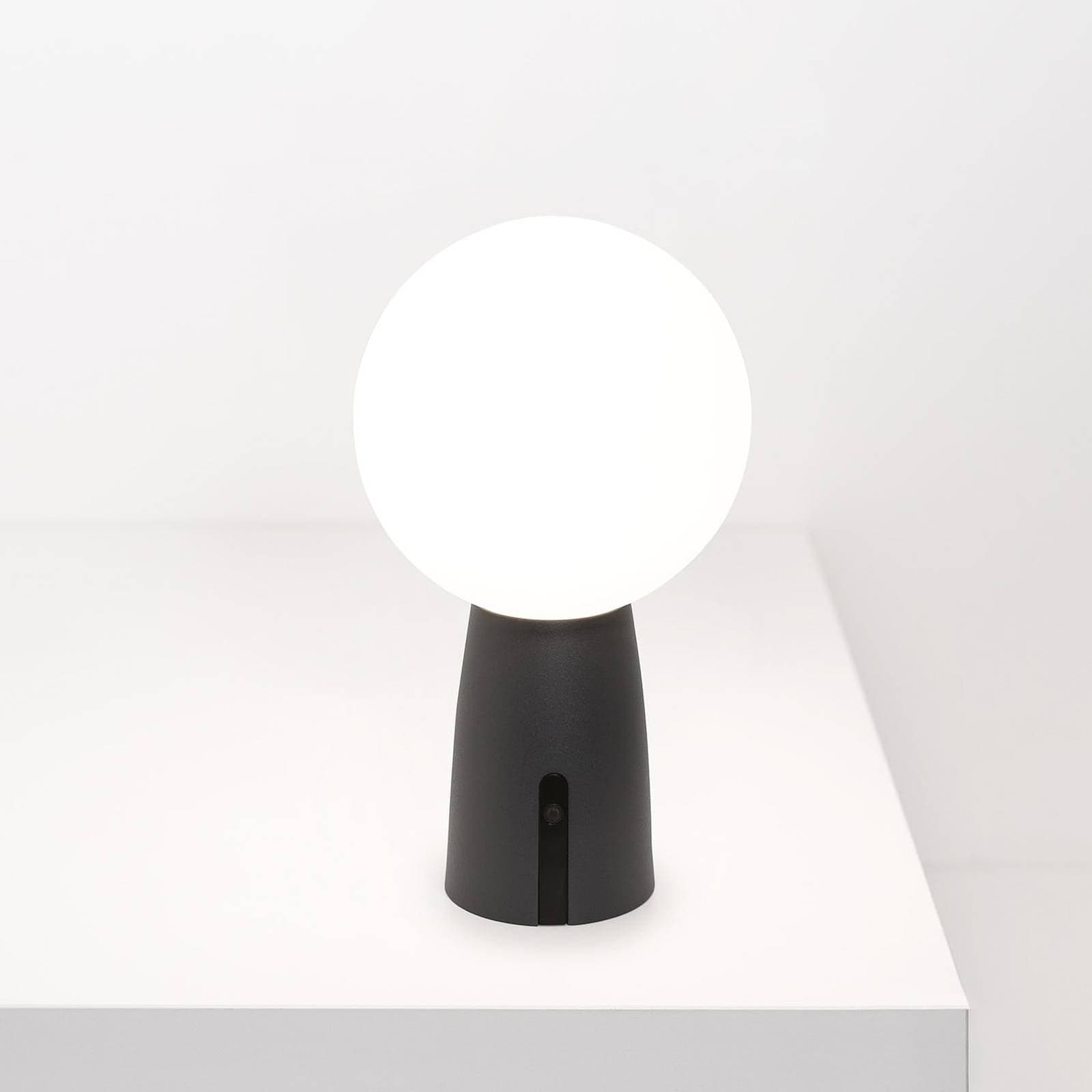 Zafferano Olimpia akumulátorová stolová lampa IP54 tmavošedá