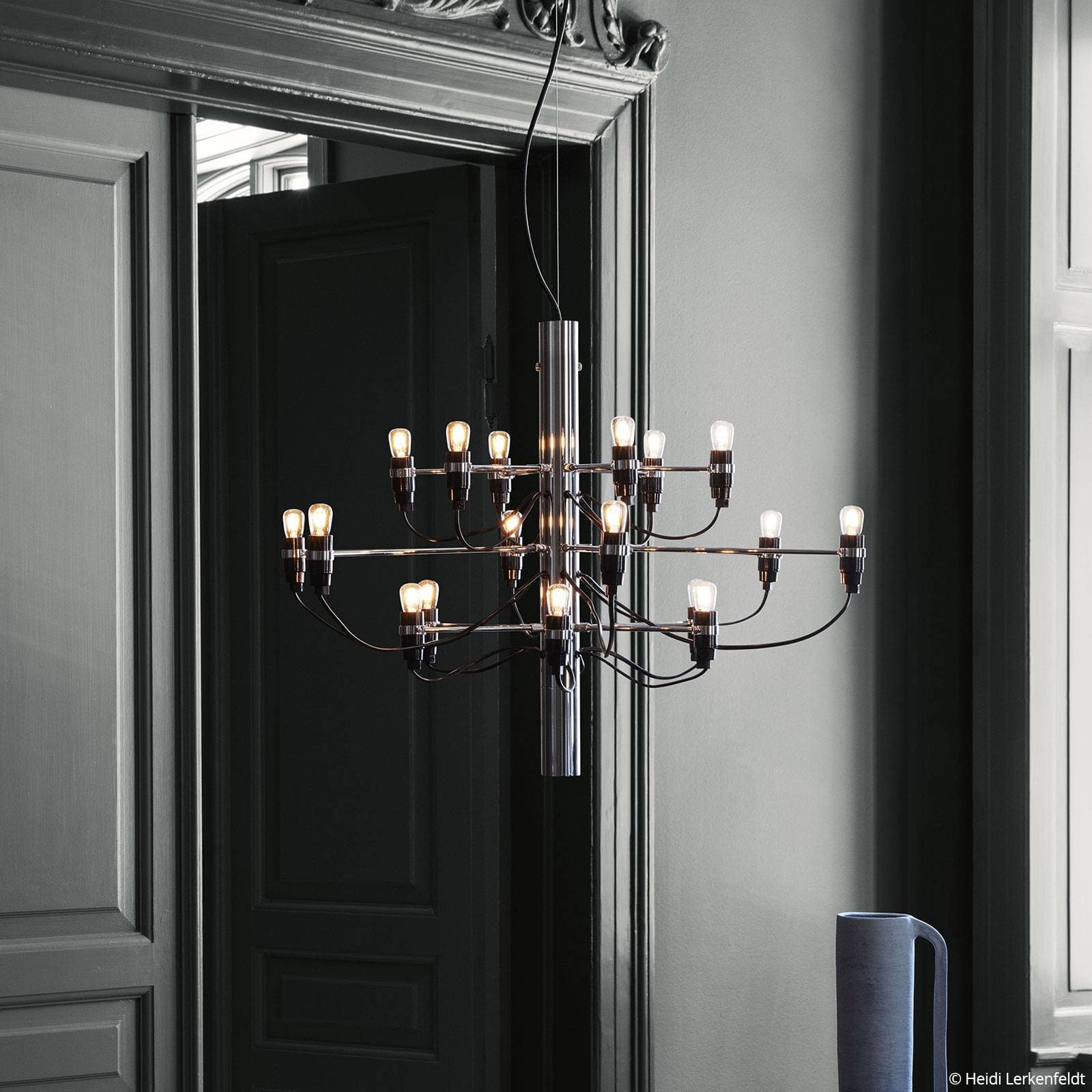 FLOS 2097/18 LED luster, matný, chróm