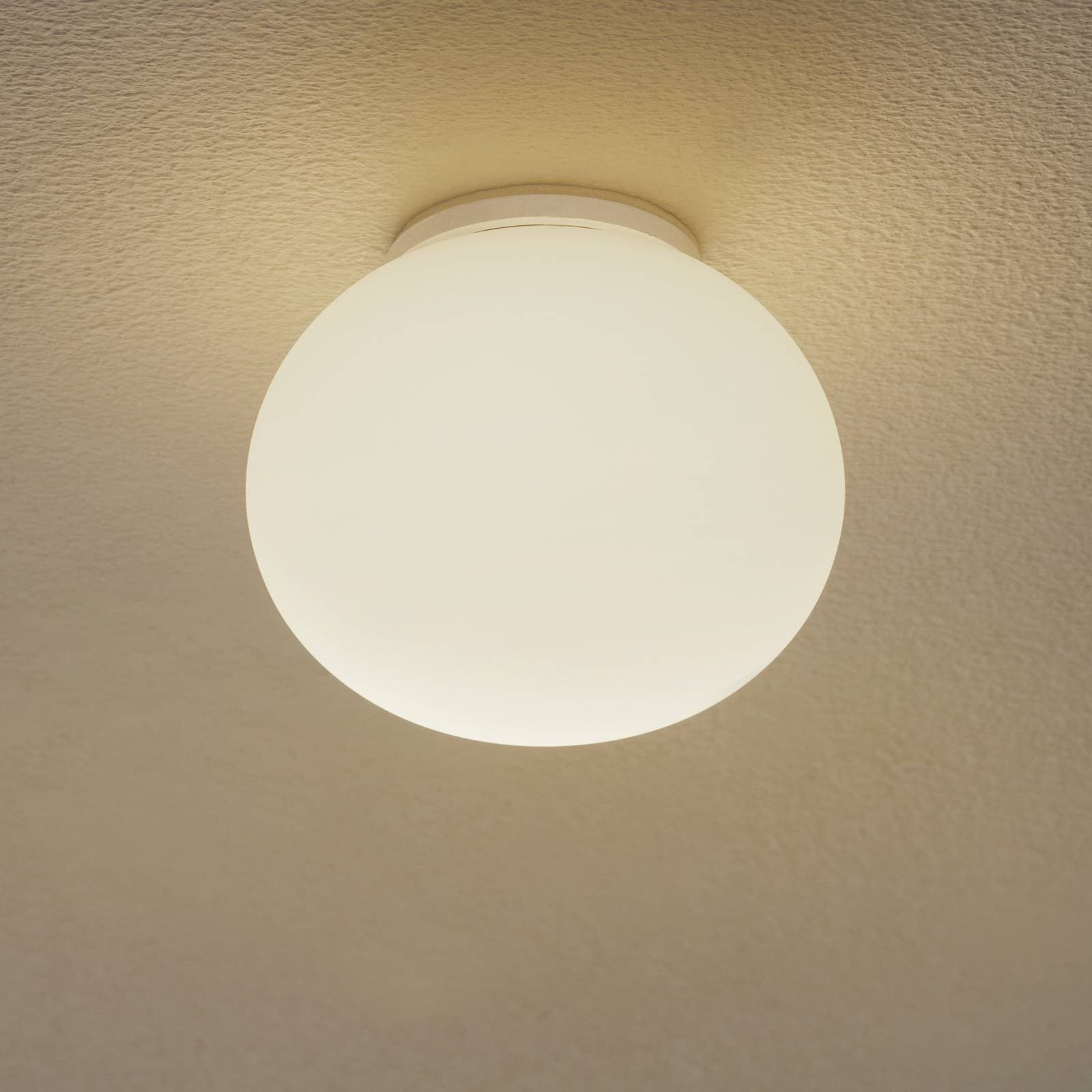FLOS Mini Glo-Ball C/W - dizajnové stropné svietidlo